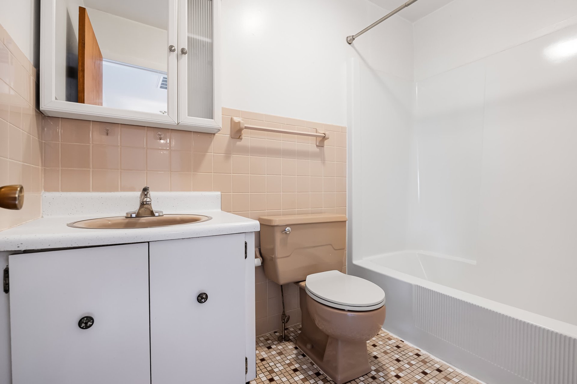 1123 Almond Rd, Elmer, NJ 08318