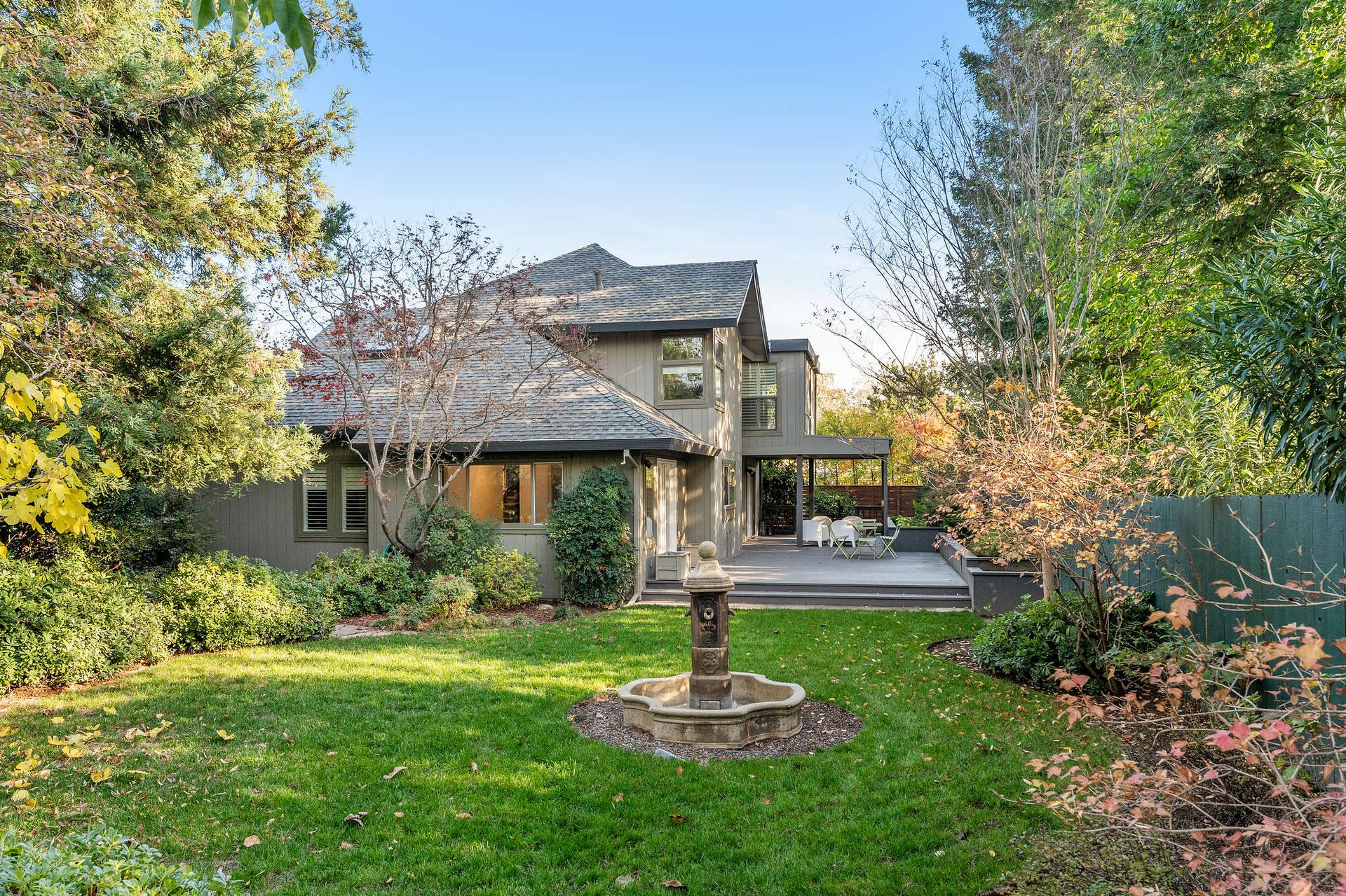 1385 Grove Court, St Helena