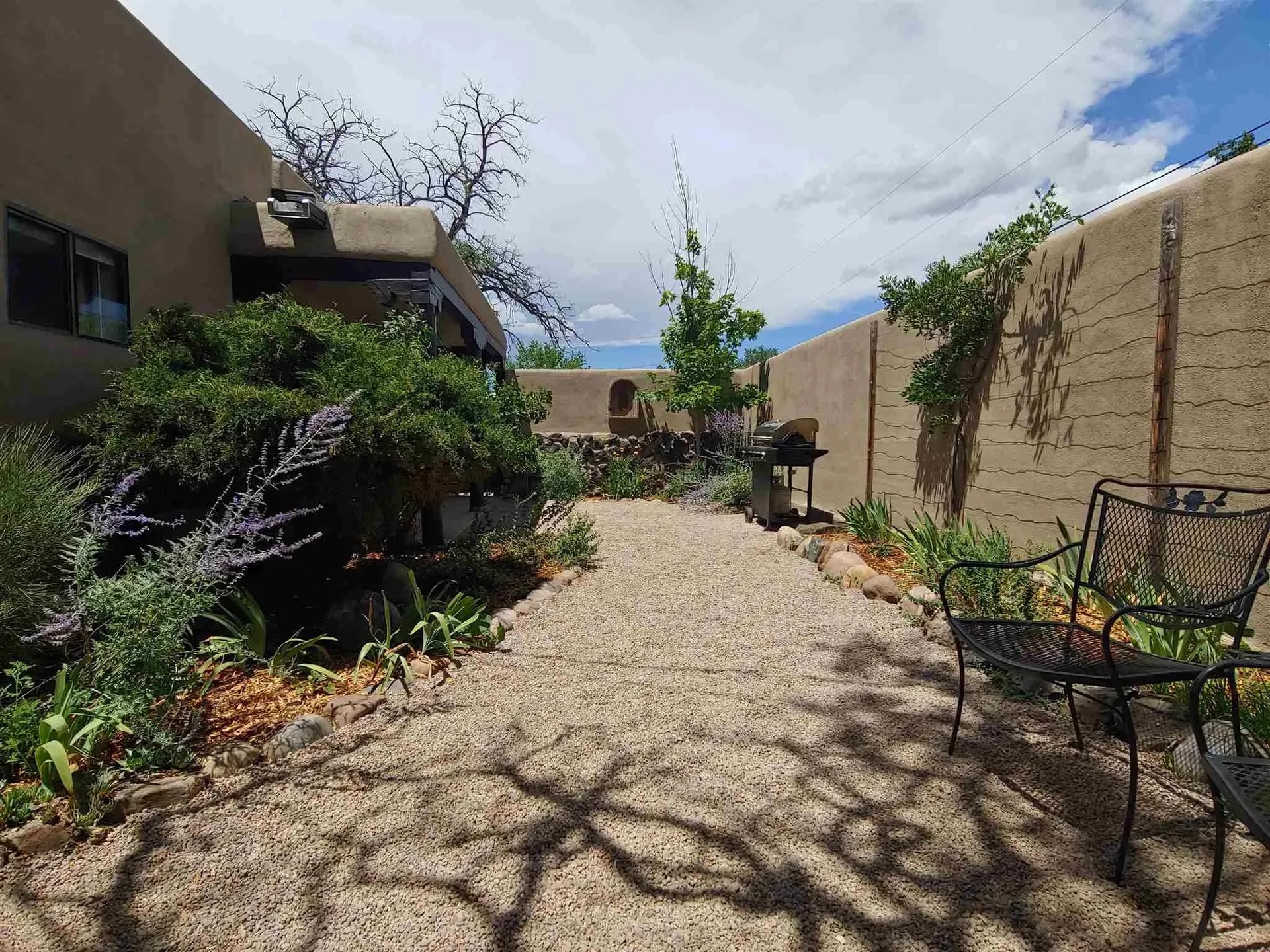 502 Barela Ln