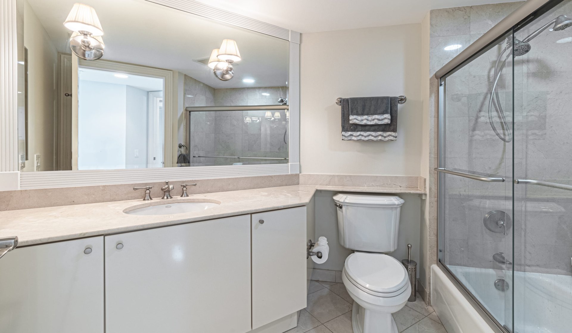 411 N New River Dr Unit: 2701