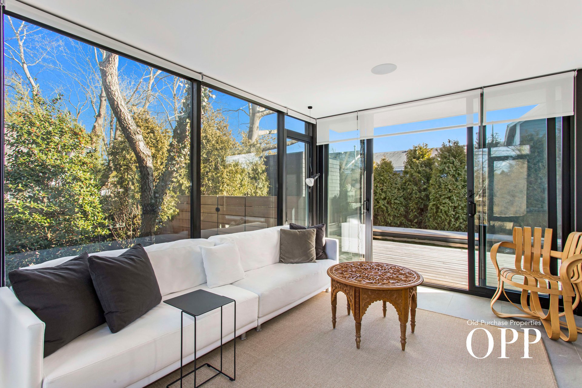 A PRISTINE HOME CLOSE TO EVERYTHING