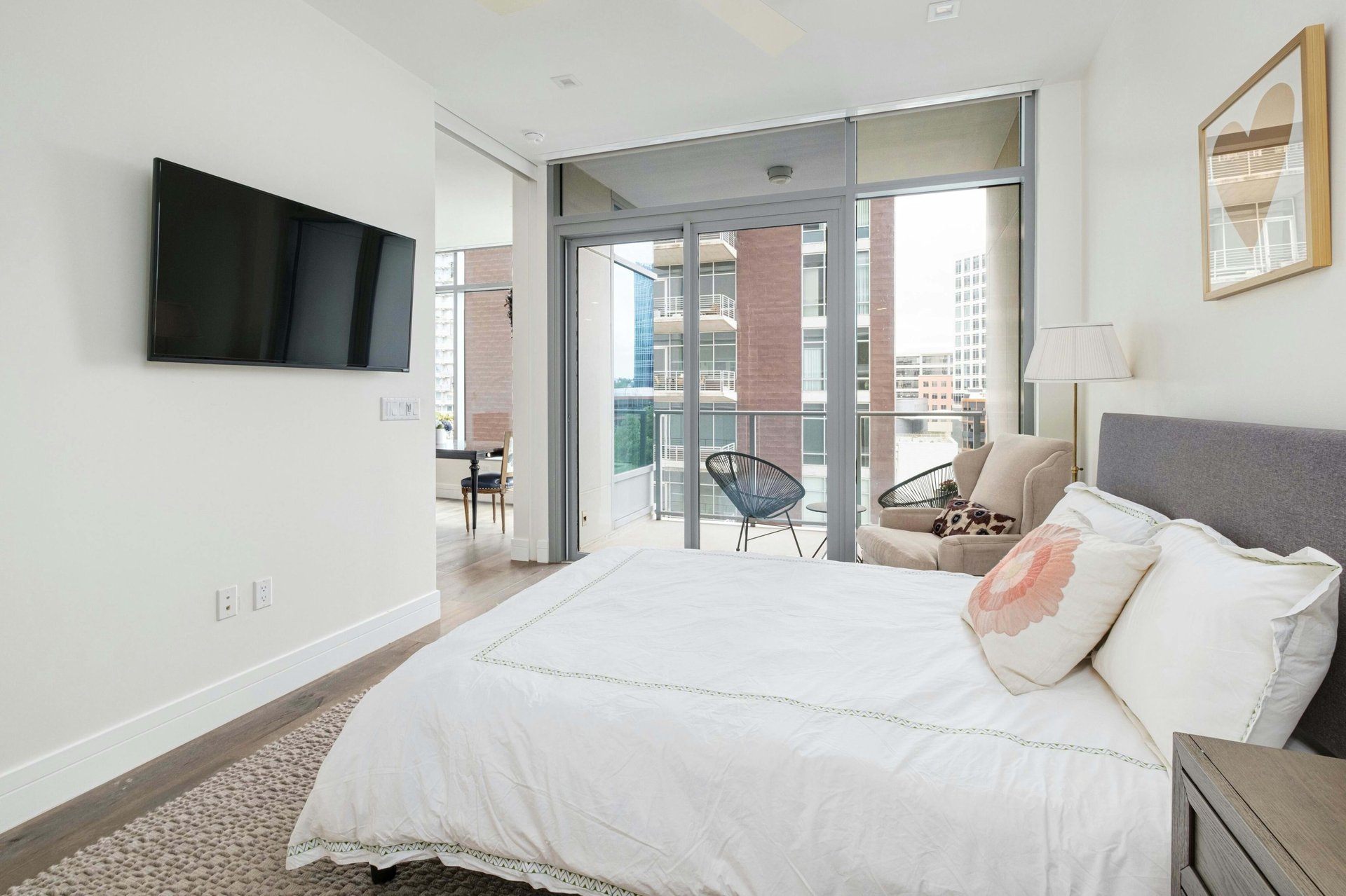 501 West Ave #702