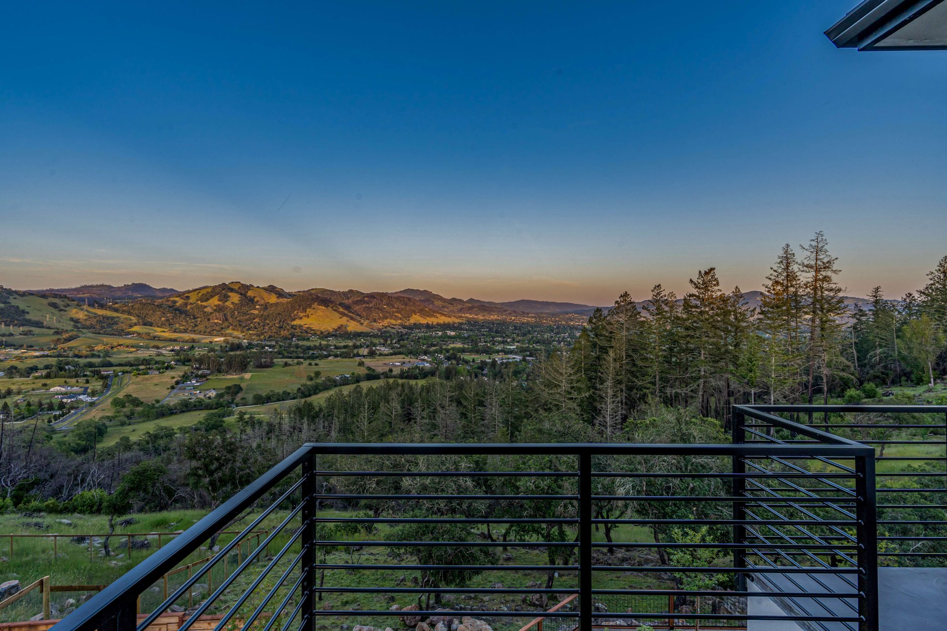 3915 Rincon Ridge Dr
