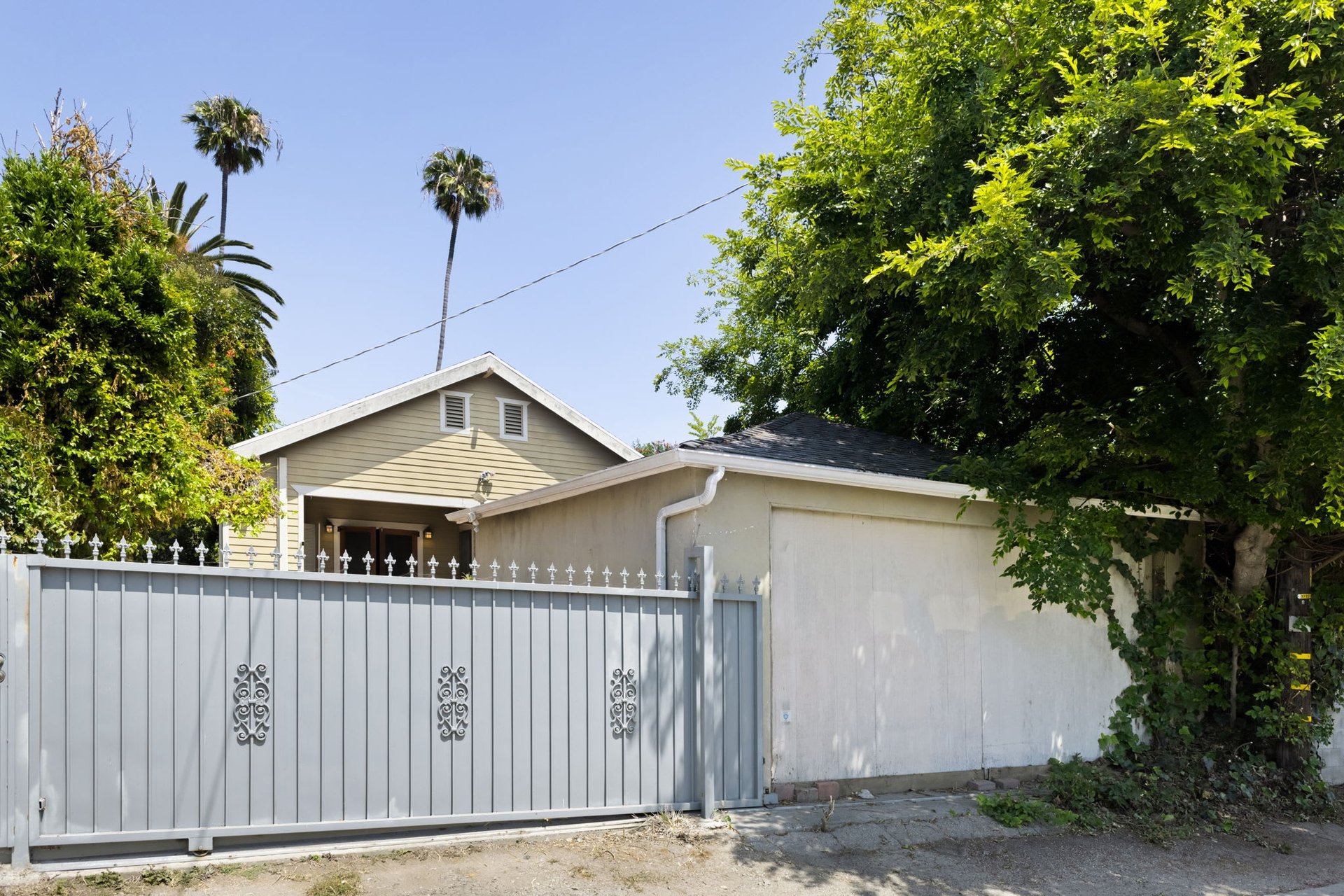 Wonderful Historic Craftsman Home in Jefferson Park