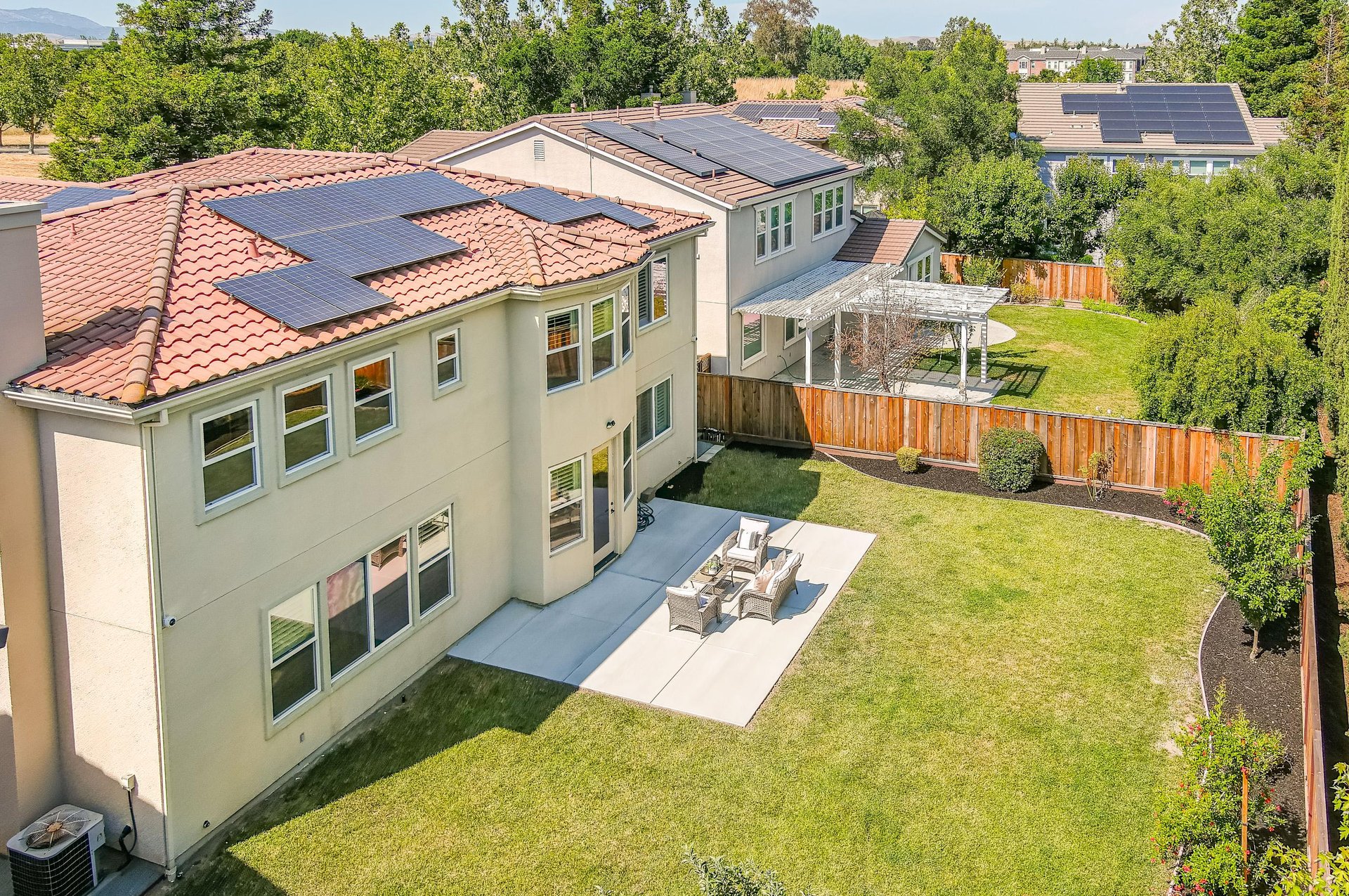 2112 Laguna Creek Lane