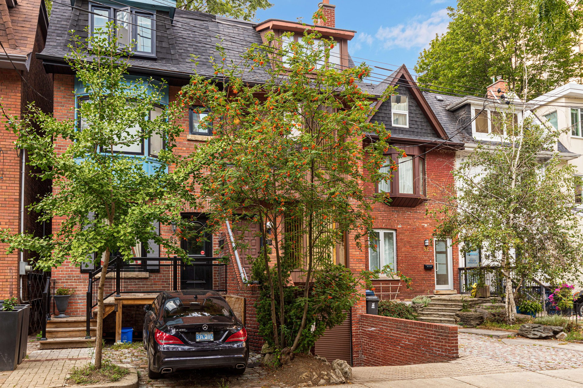 Retro Semi Steps to Yorkville