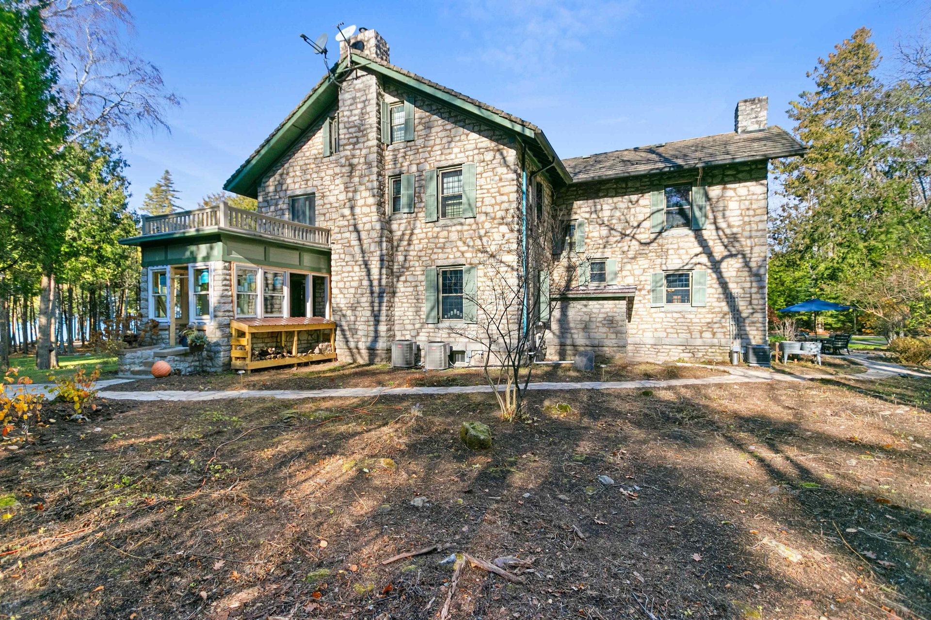5979 Bay Shore Dr, Sturgeon Bay, WI 54235