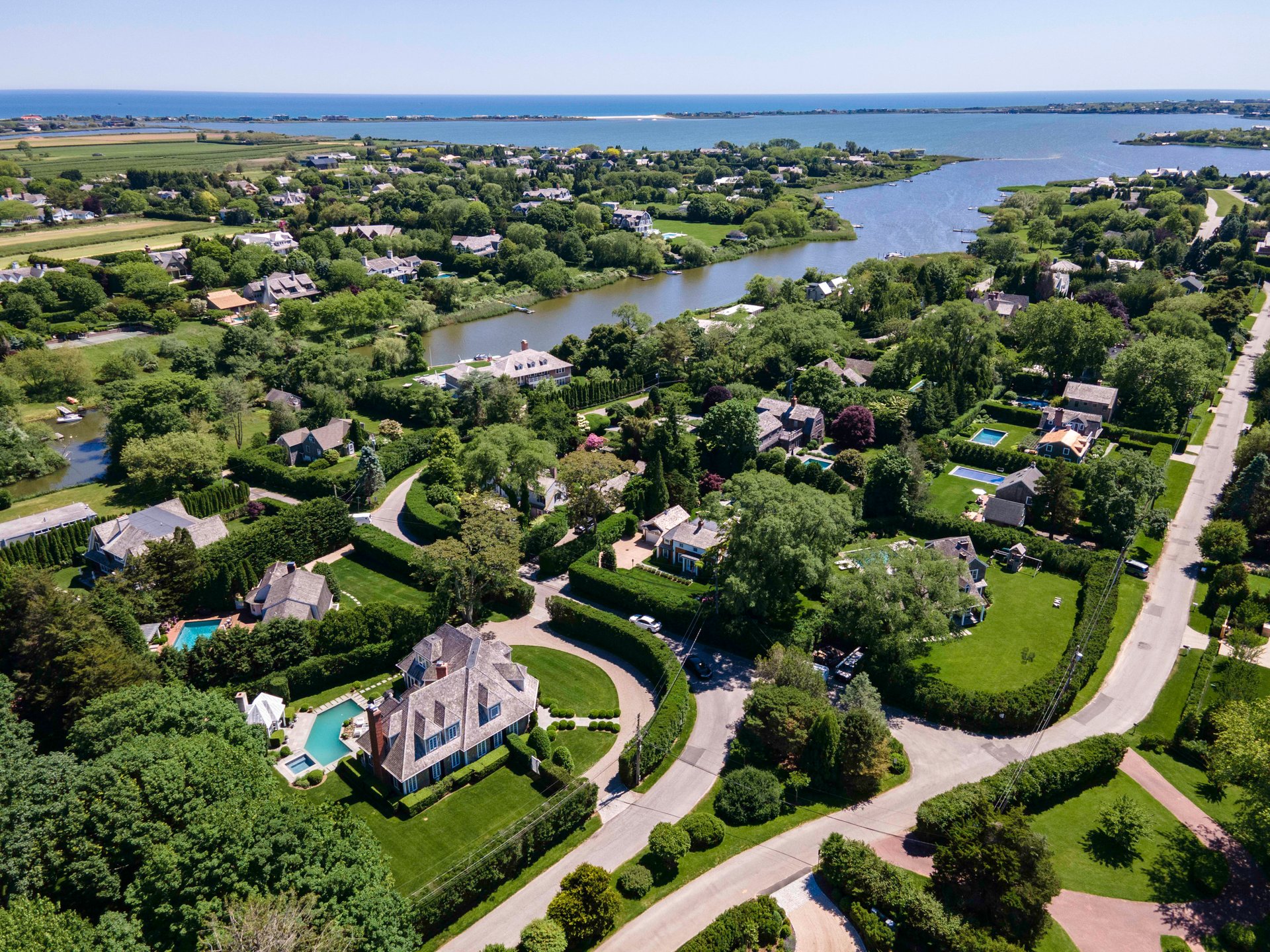 Furnished Designer Luxury Cottage in a Historic Waterfront Neighborhood