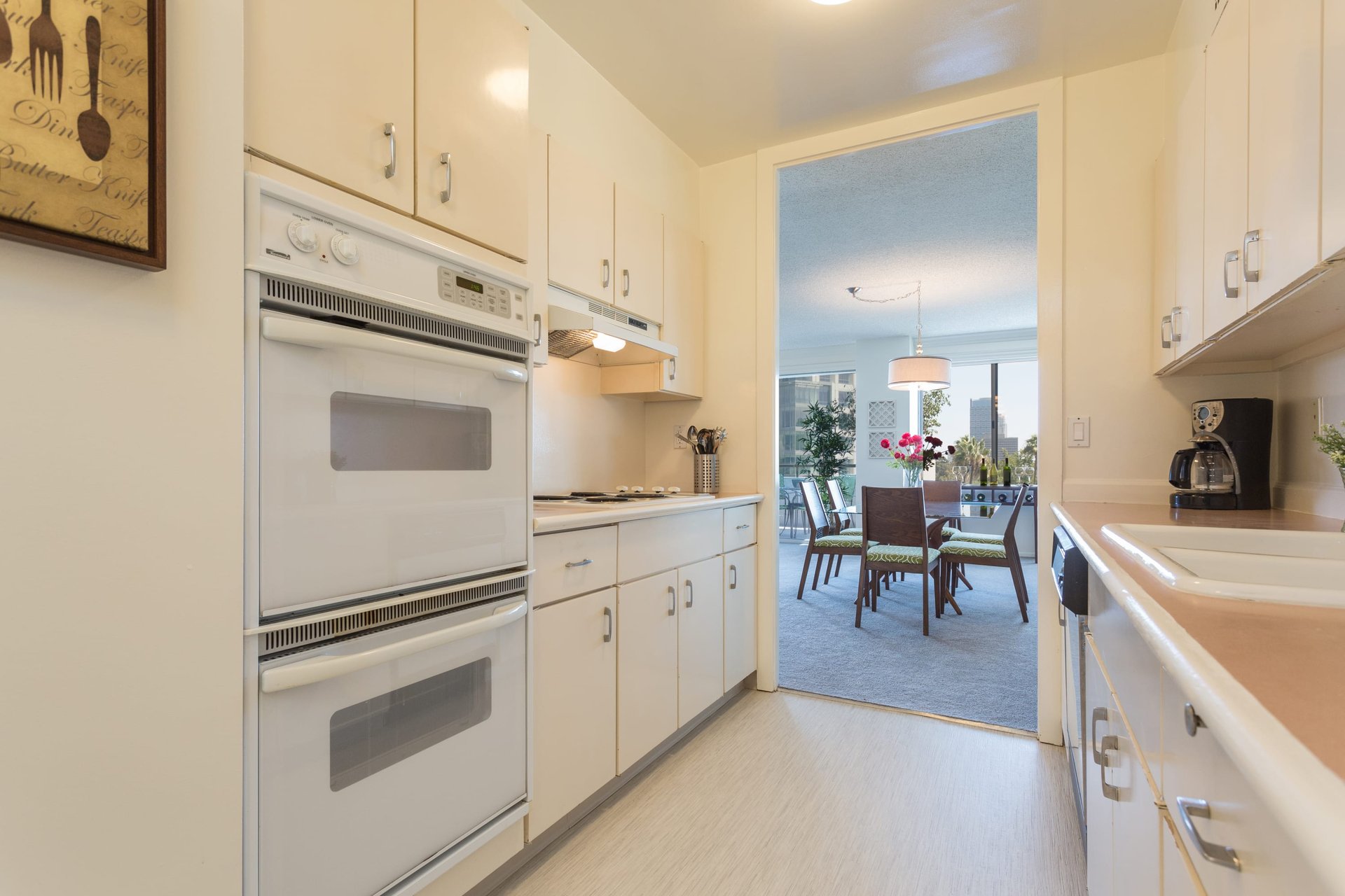 The Comstock #5B, Wilshire Corridor