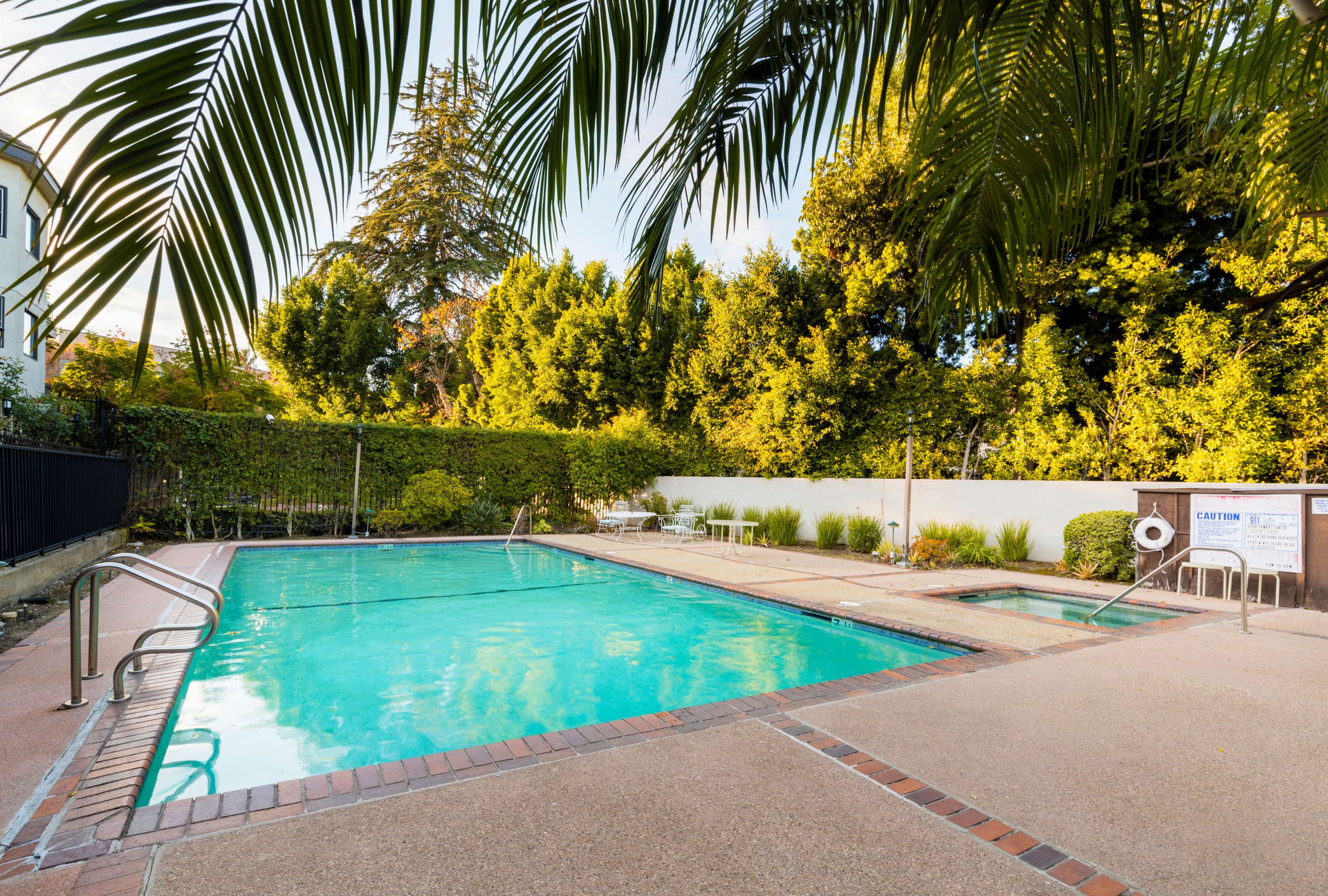 4595 Wilshire Blvd #305