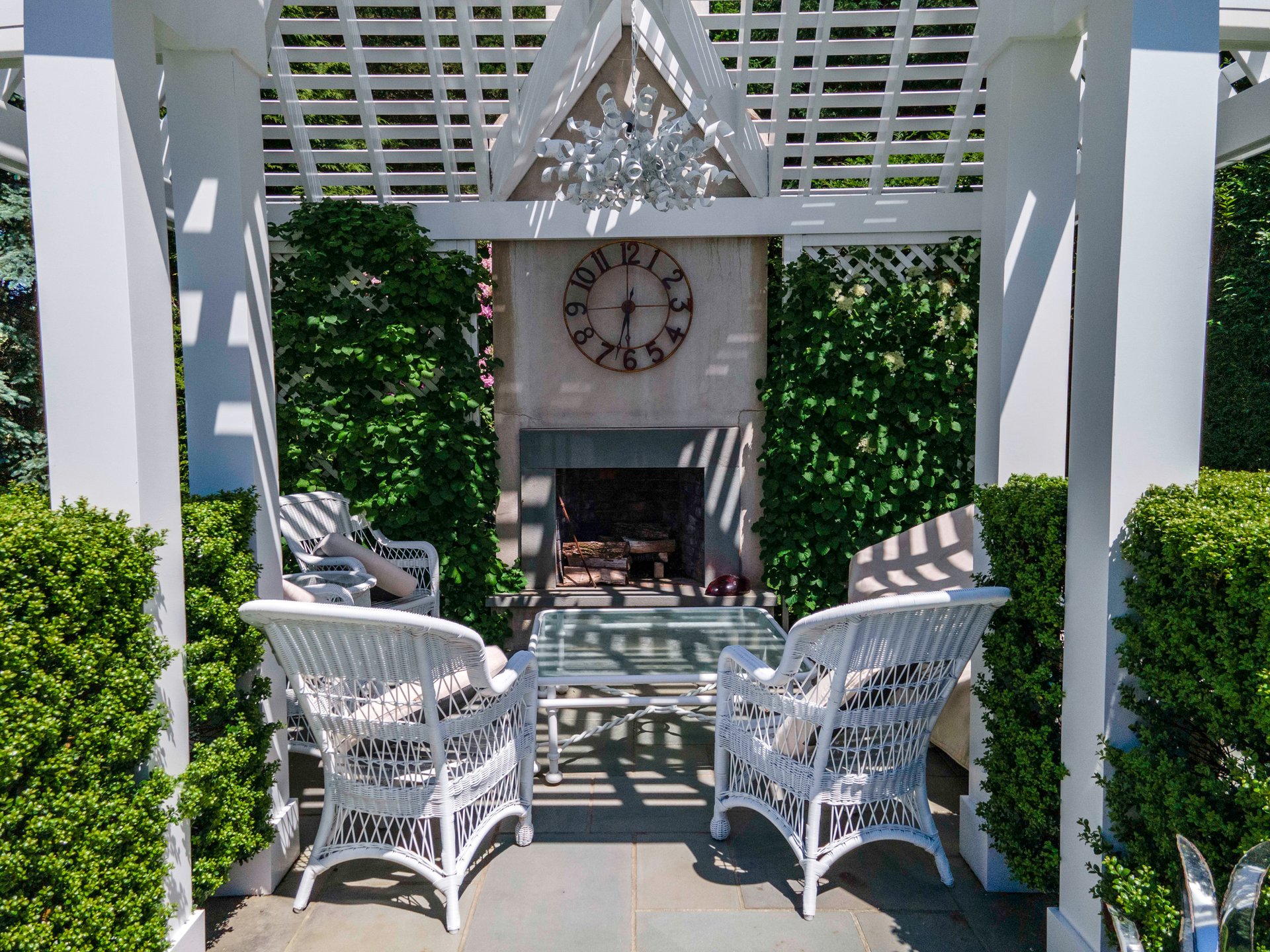 Furnished Designer Luxury Cottage in a Historic Waterfront Neighborhood