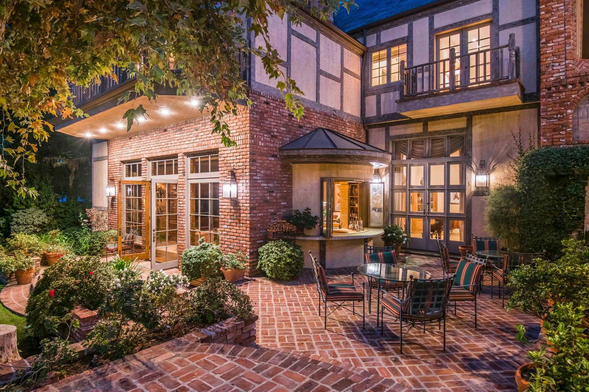 1005 Woodland Drive