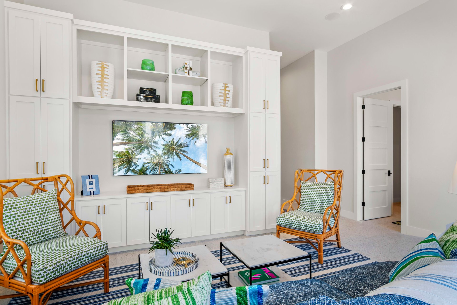 Coastline Drive, 4 Beds 4 Baths