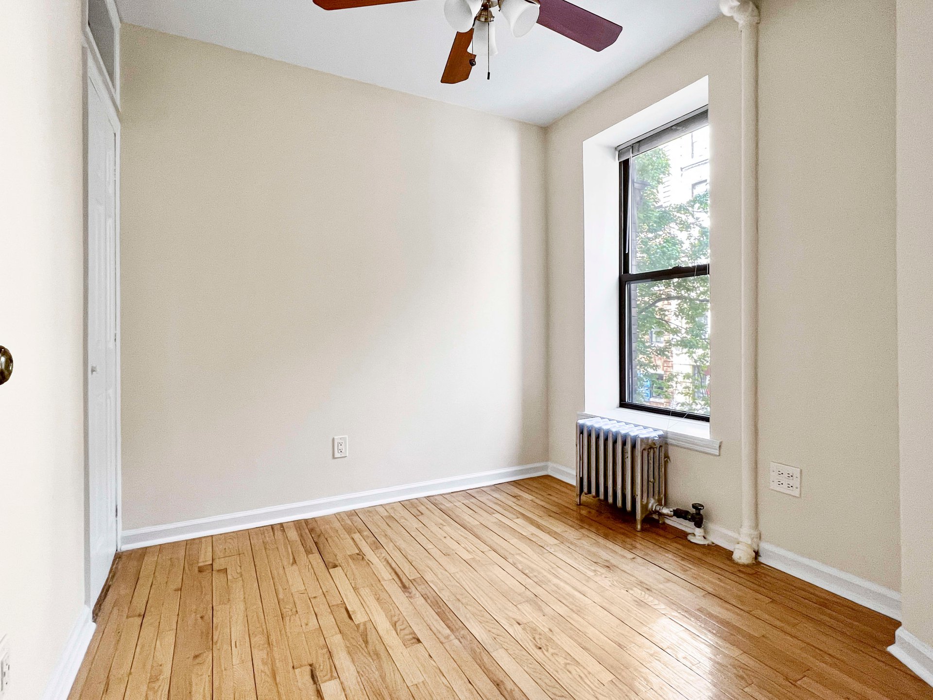 270 E 78th St, Unit 10