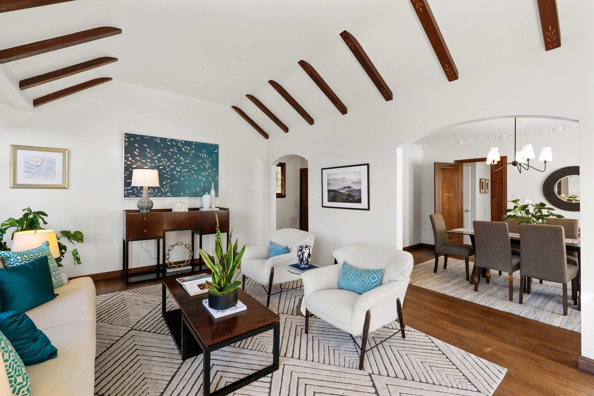 Classic Mediterranean in Forest Hill Extension