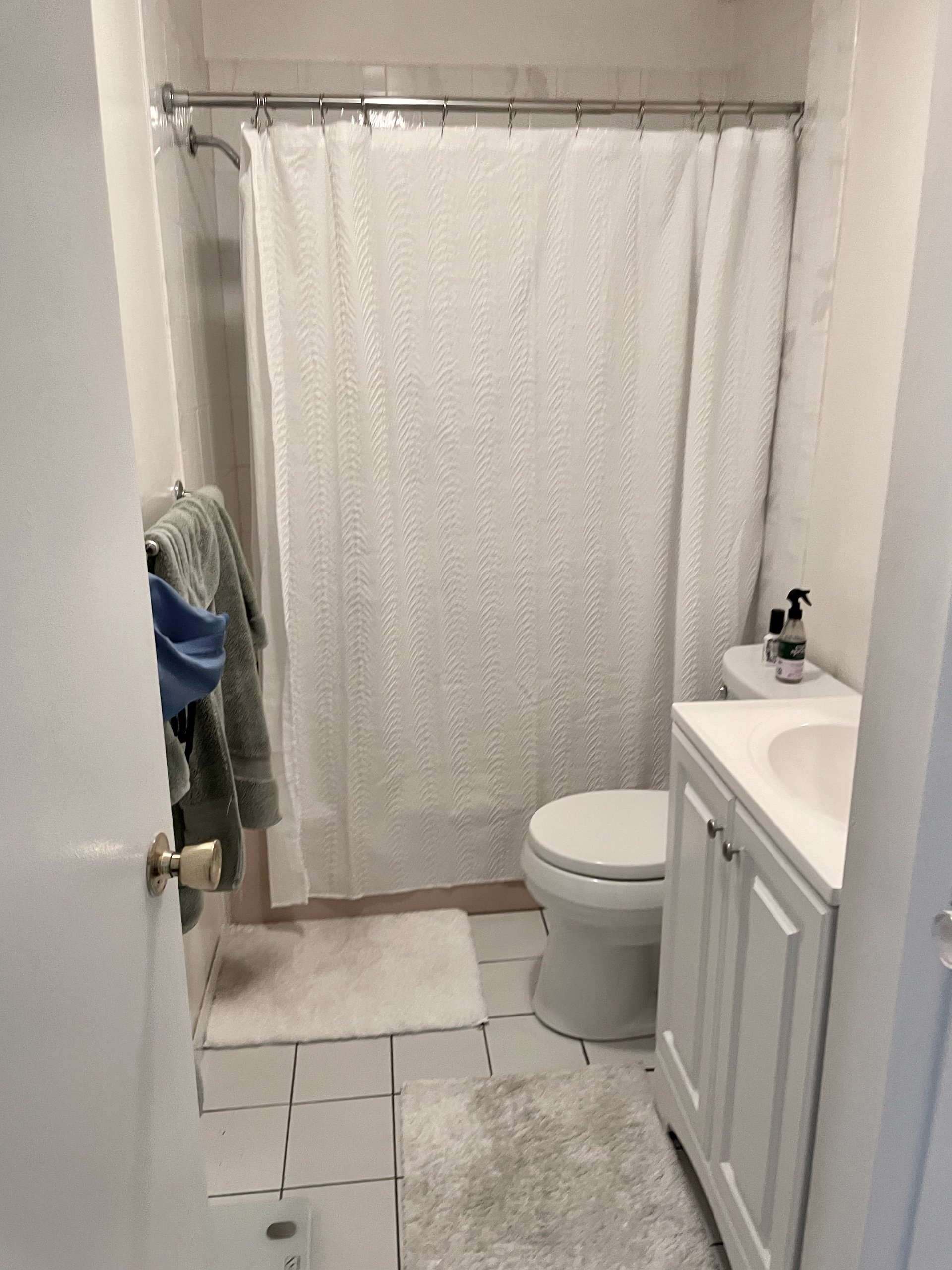 Pembroke Street - Sunny Second Floor 1 Bedroom 1 Bath with heat and hot water included! Laundry!  APRIL 1!