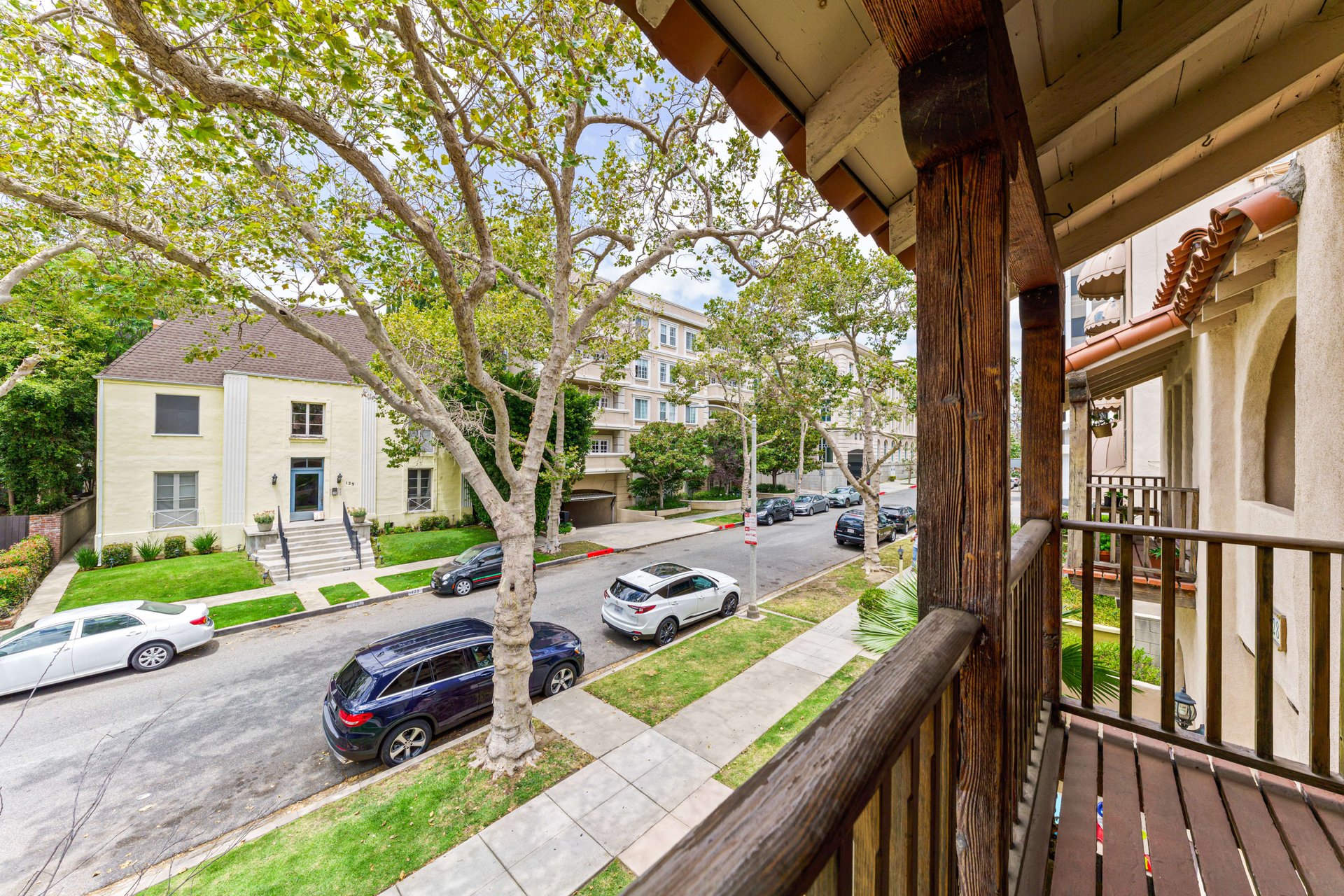128 S Oakhurst Drive, Beverly Hills