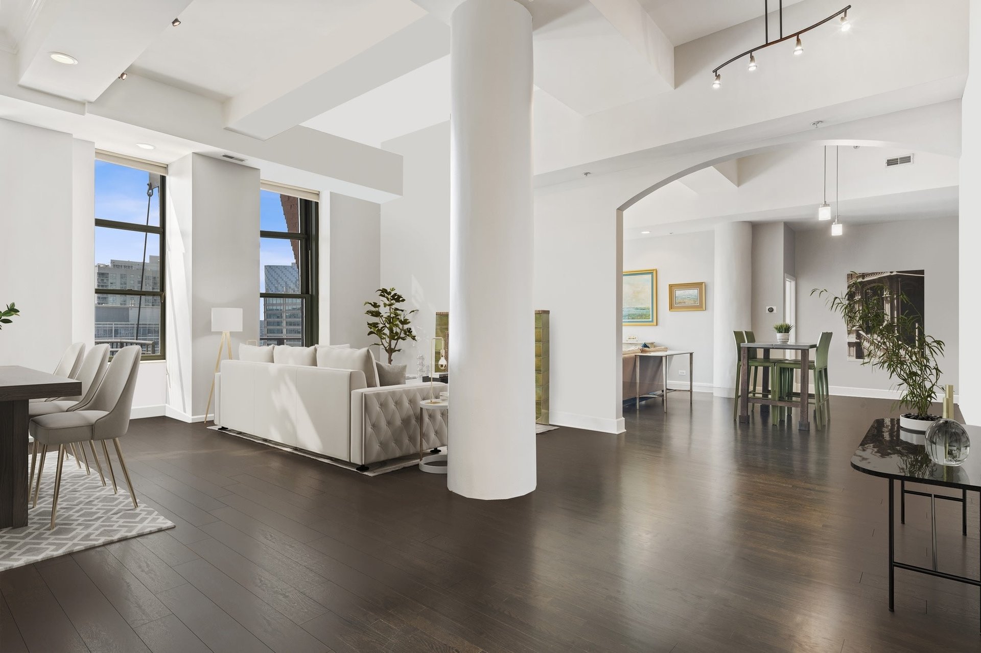 165 N Canal Street Unit: 1527-1528