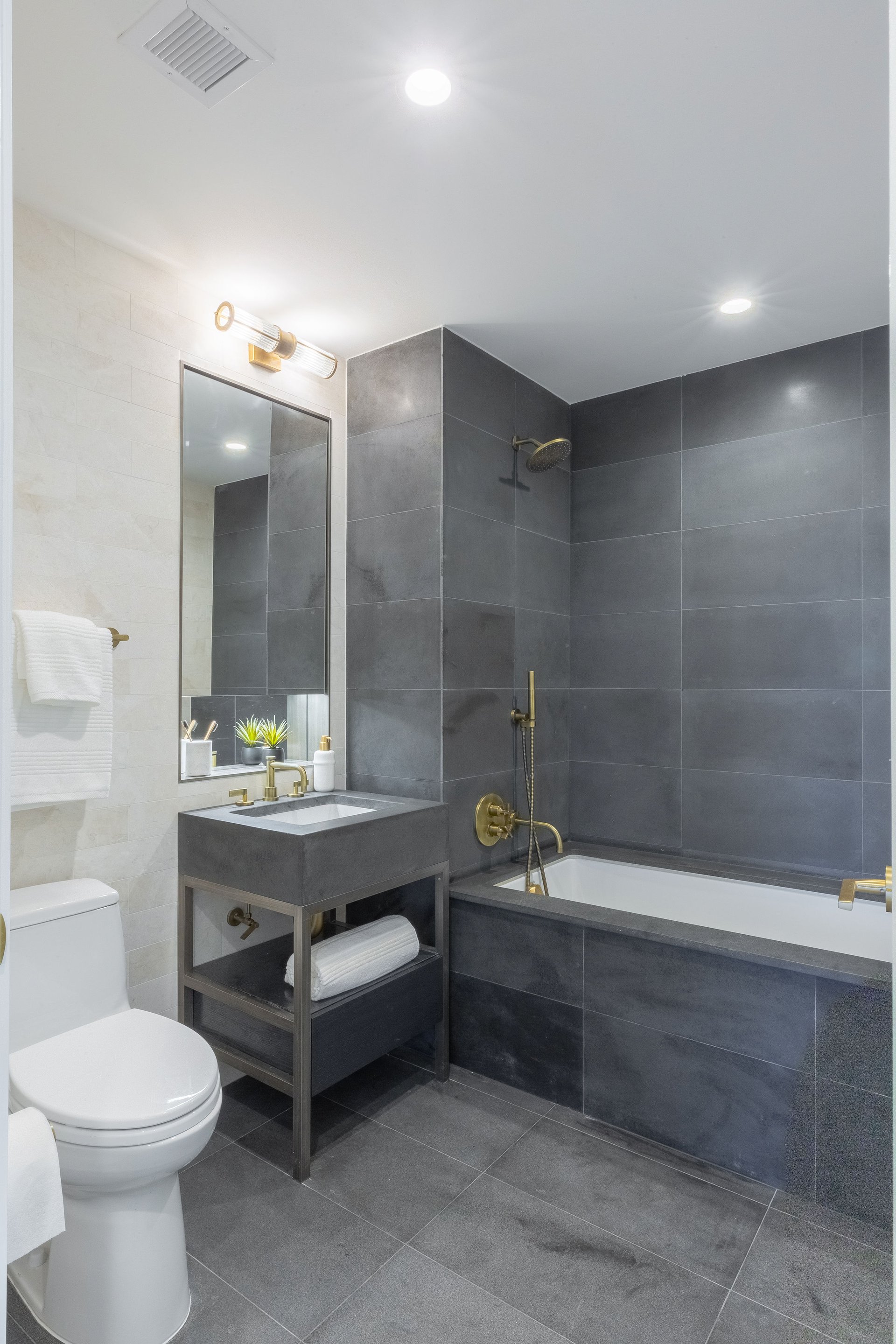 1399 Park Ave, Apt 20/21A