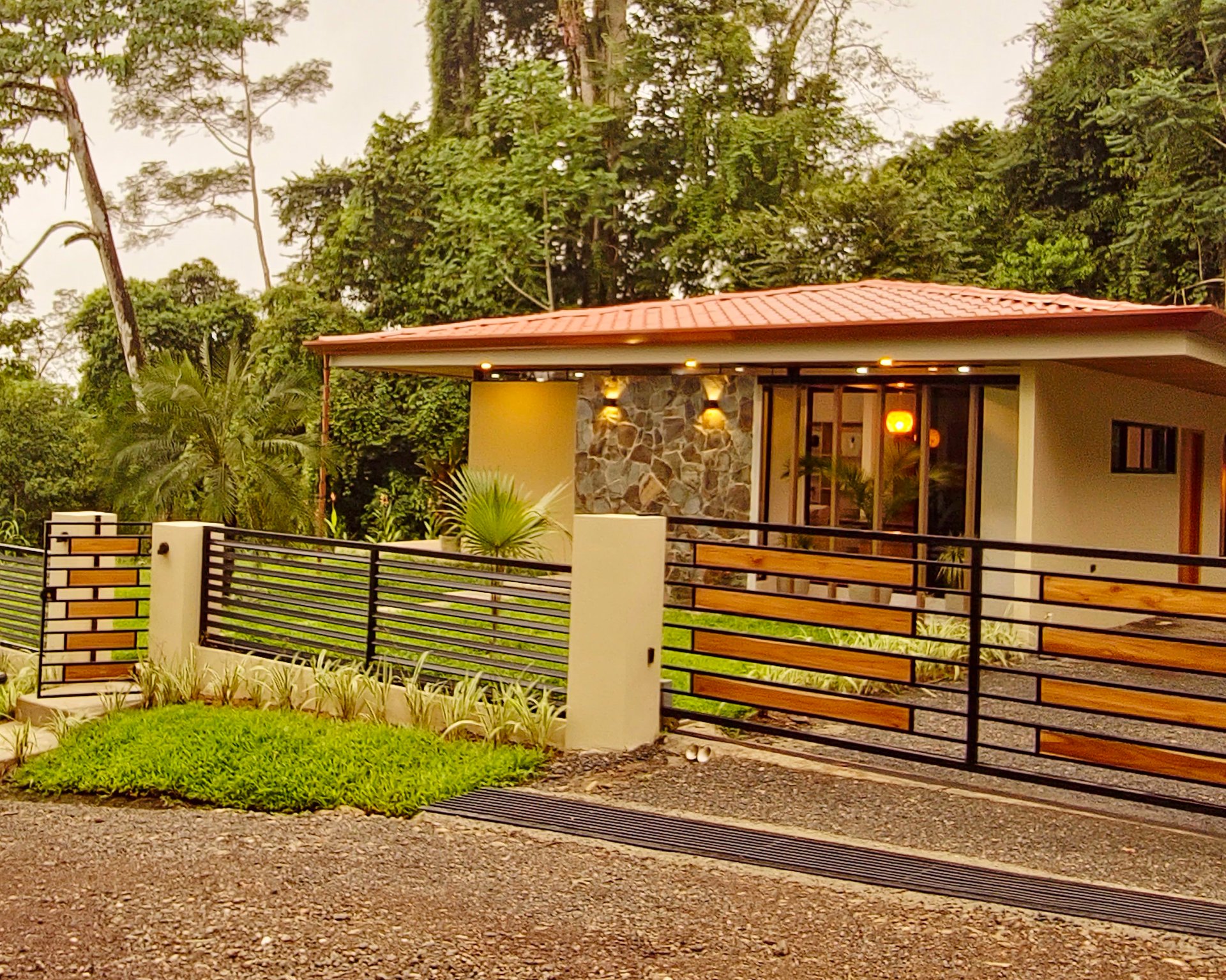 Jungle, Ocean, and exclusive elements to live in the tropics at Casa Elementum