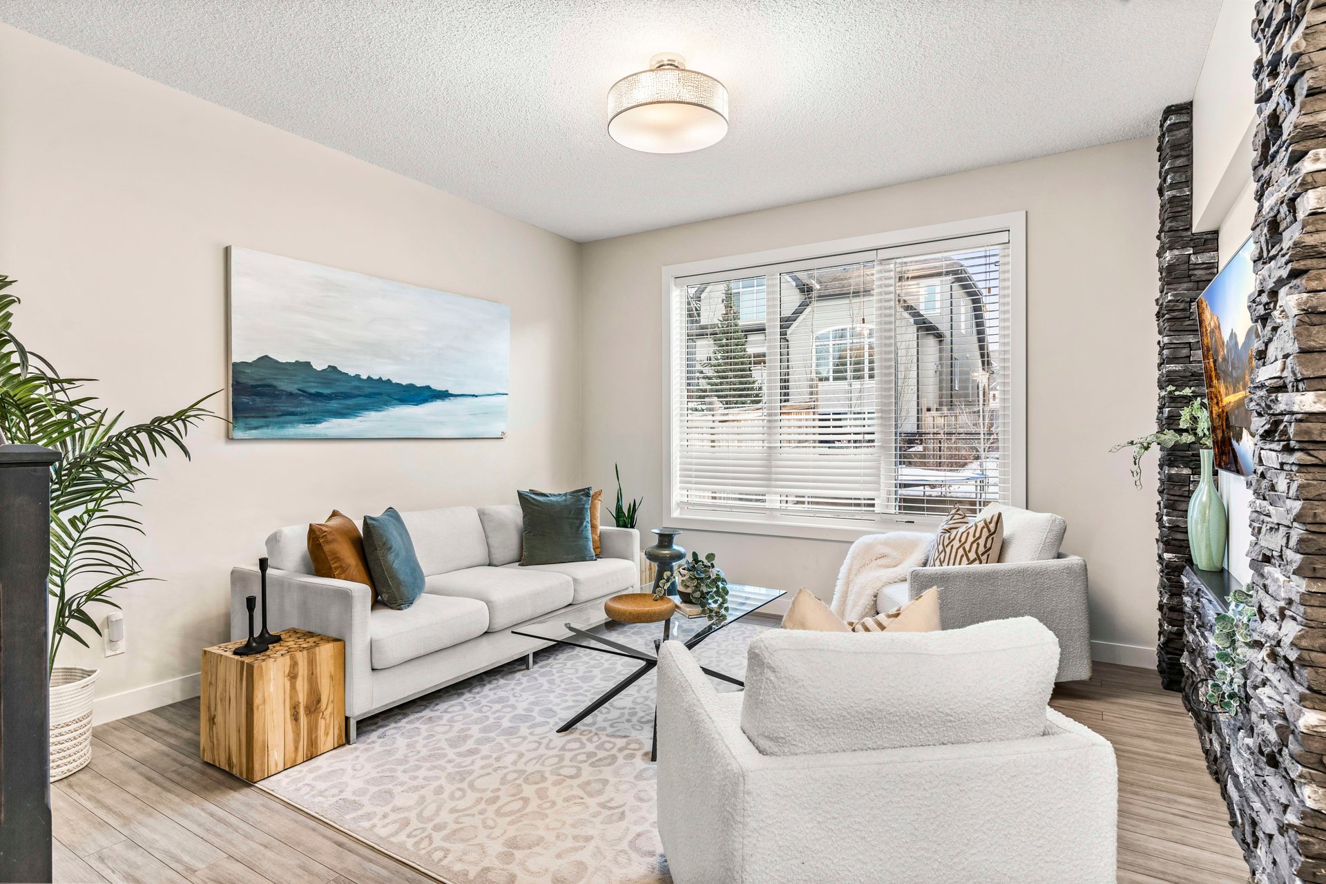 208 Mahogany Bay SE