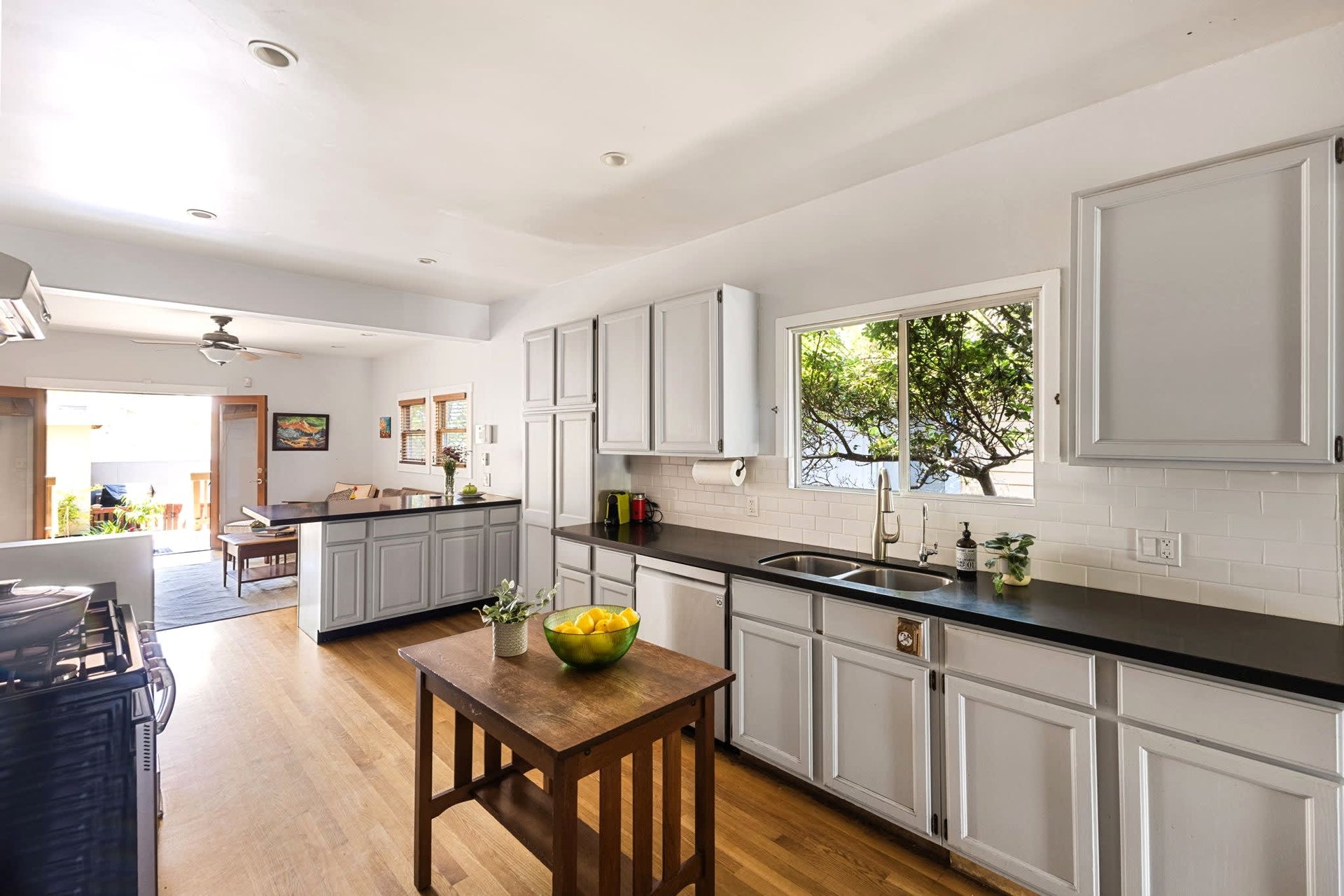 Wonderful Historic Craftsman Home in Jefferson Park