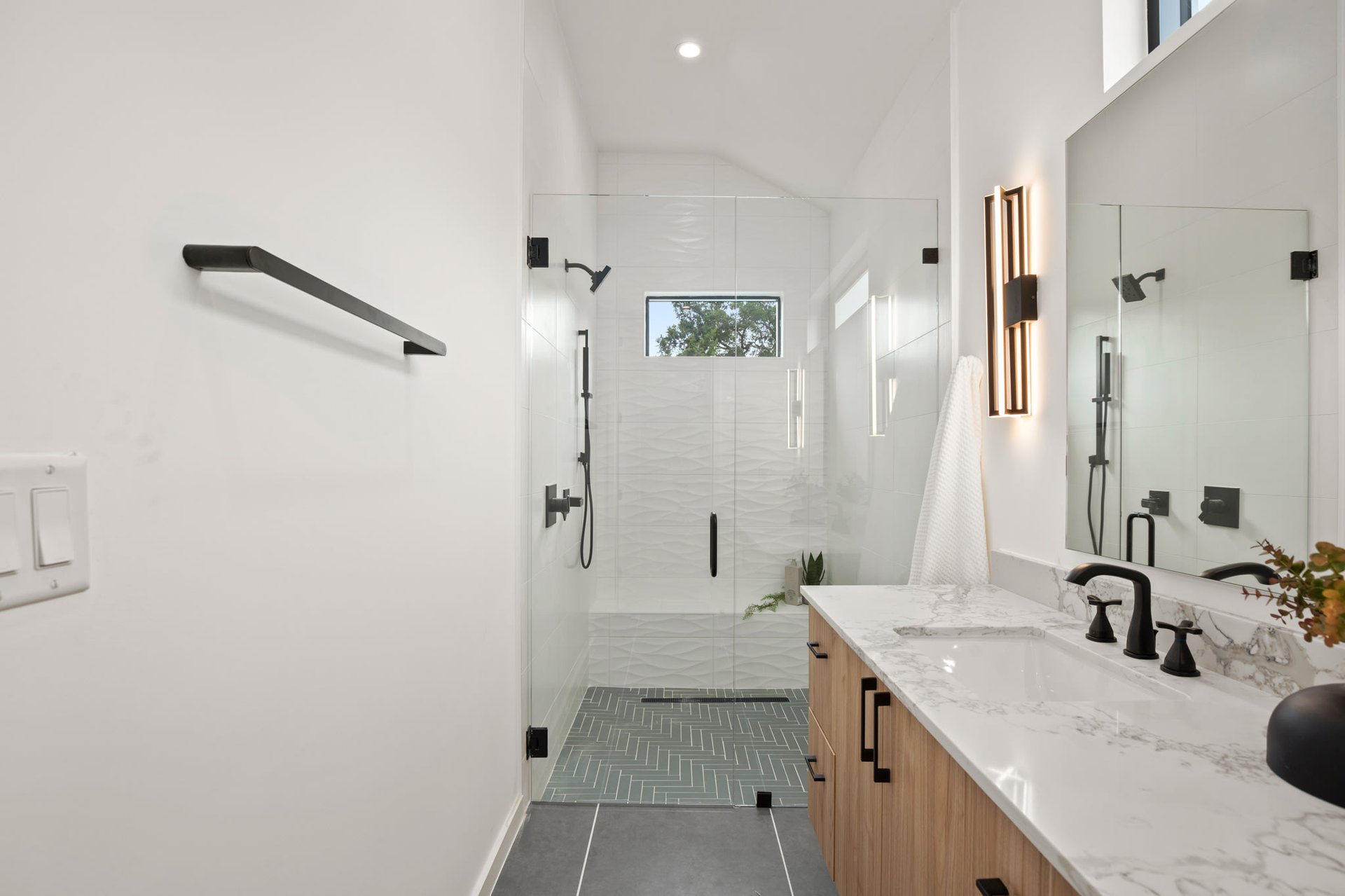 1008 W Annie St #B