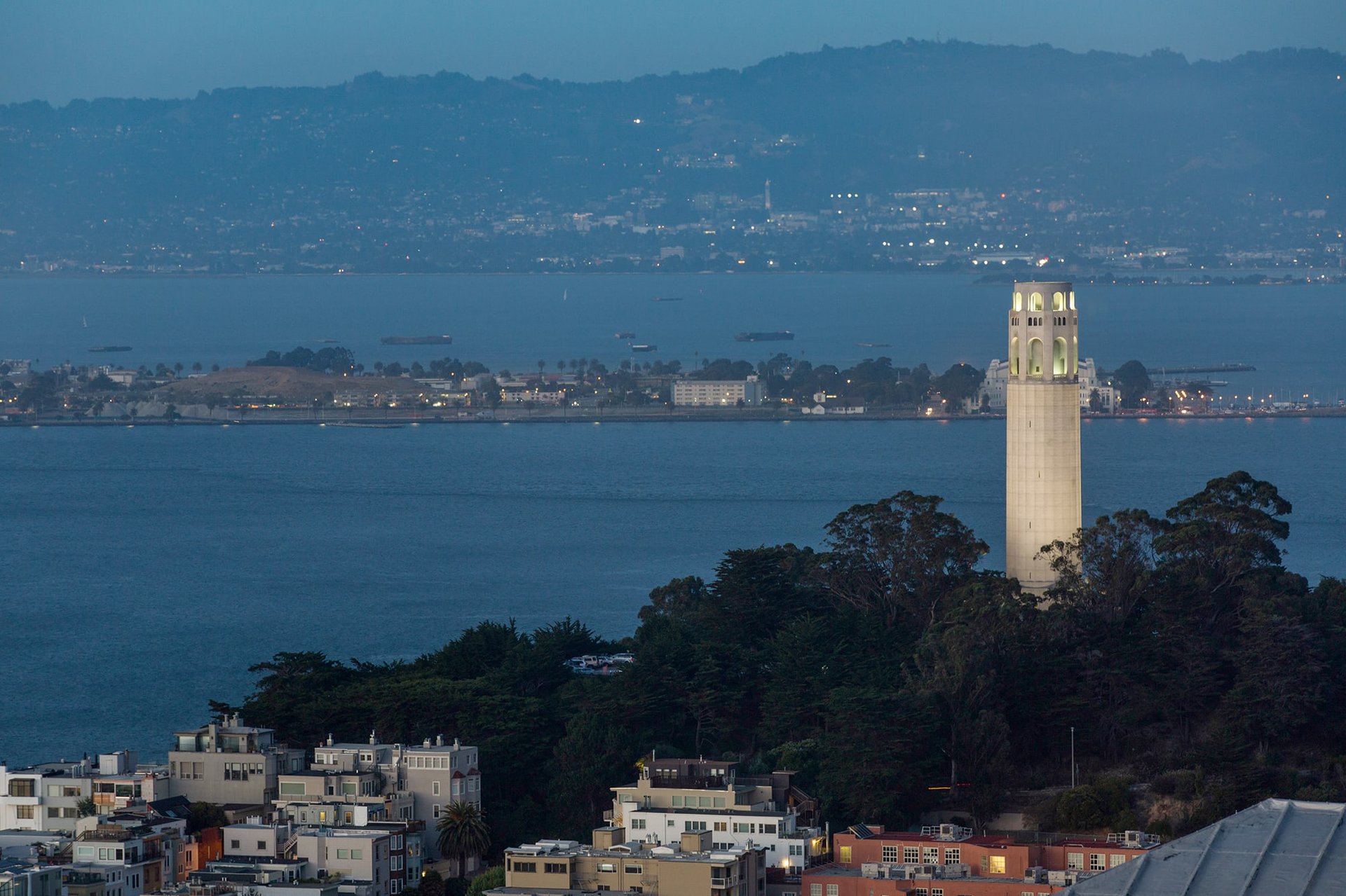 Two Bedroom Condo With Landmark Views