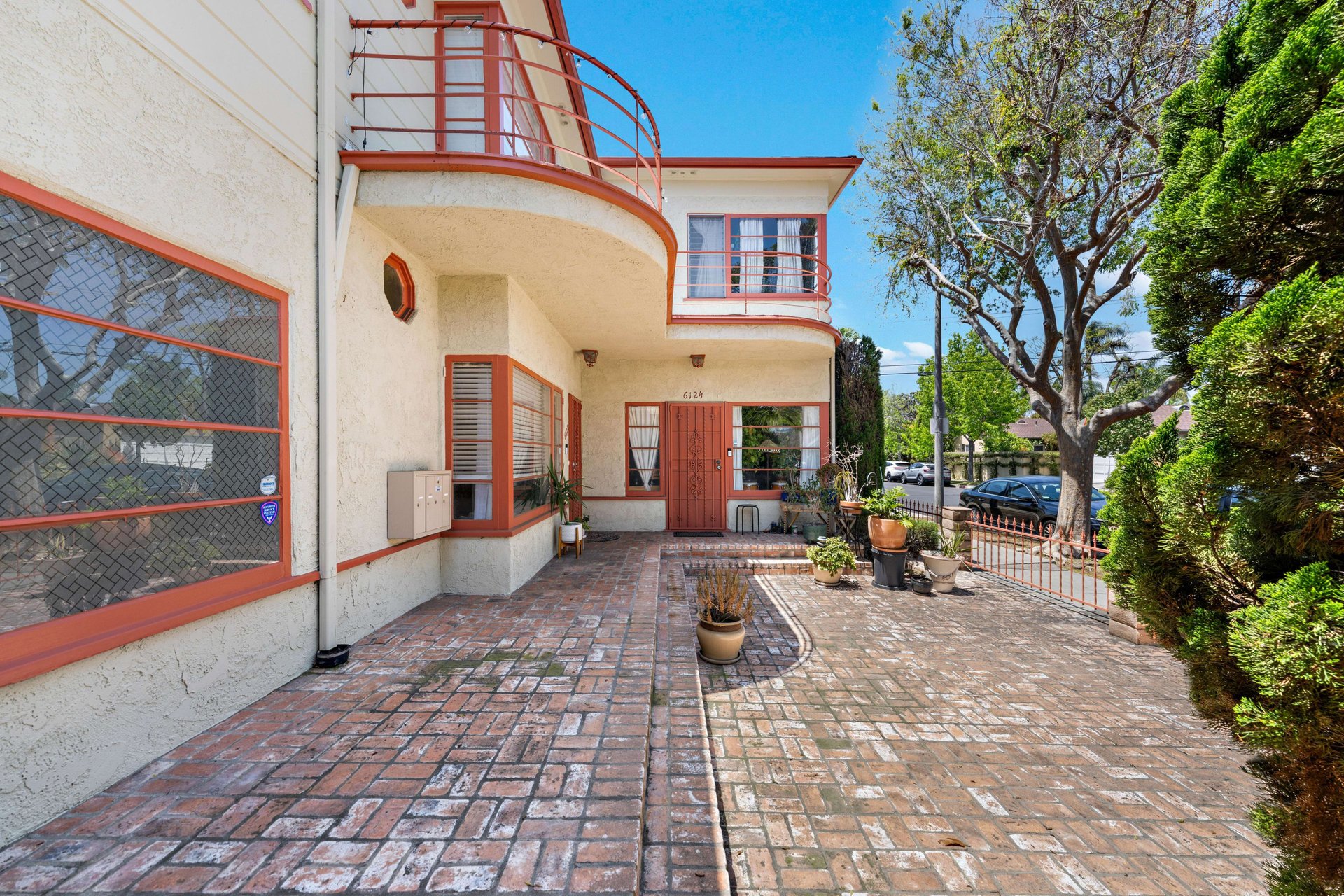 6120 Packard Street, South Carthay