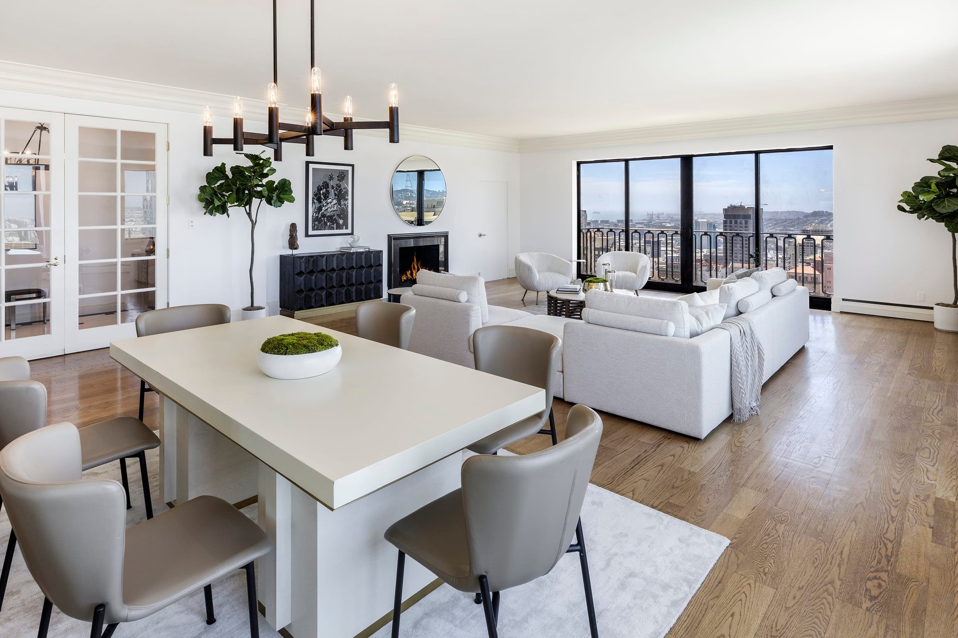 2,027 SqFt Corner View Condo On Nob Hill