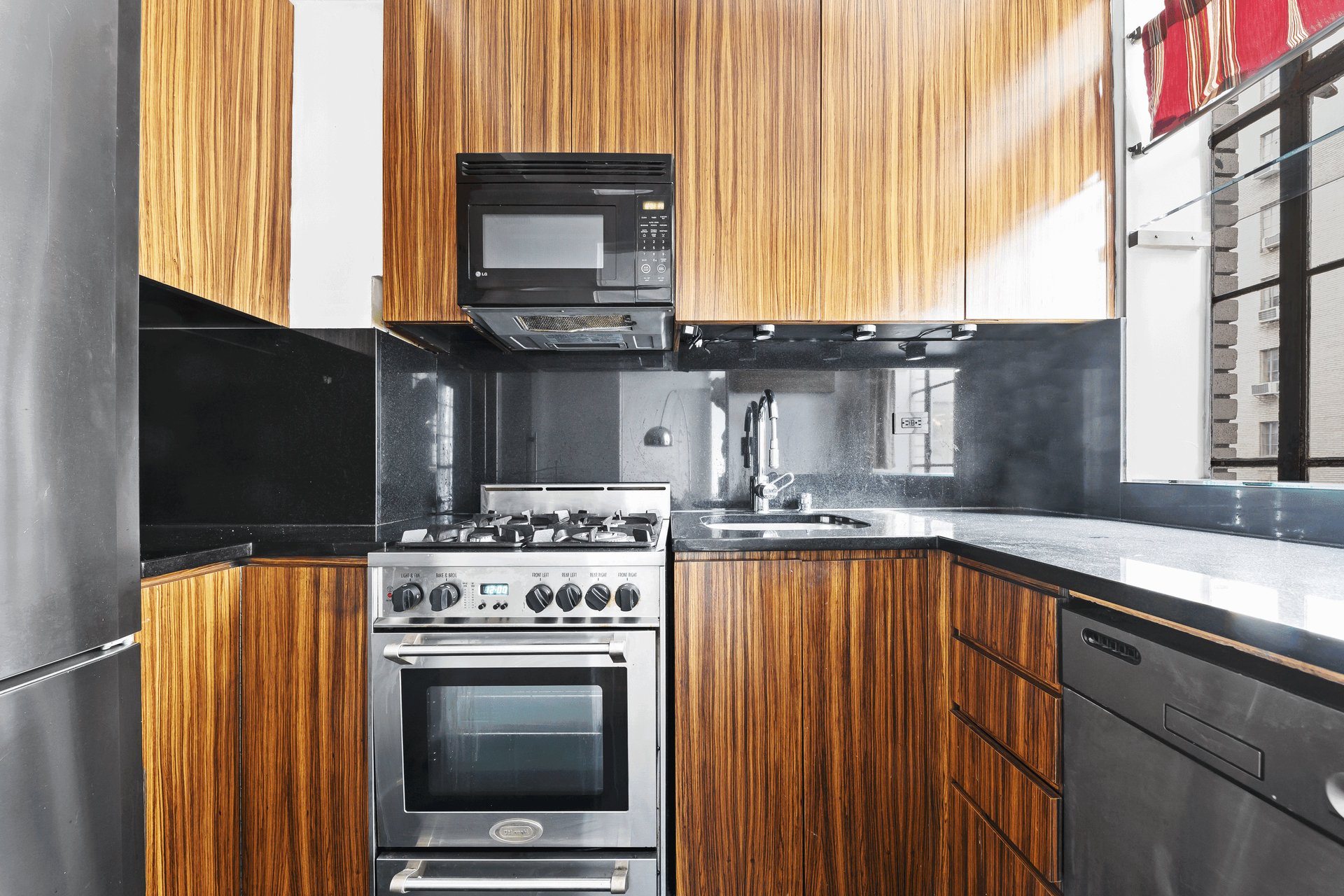  333 West 56th Street, #6C