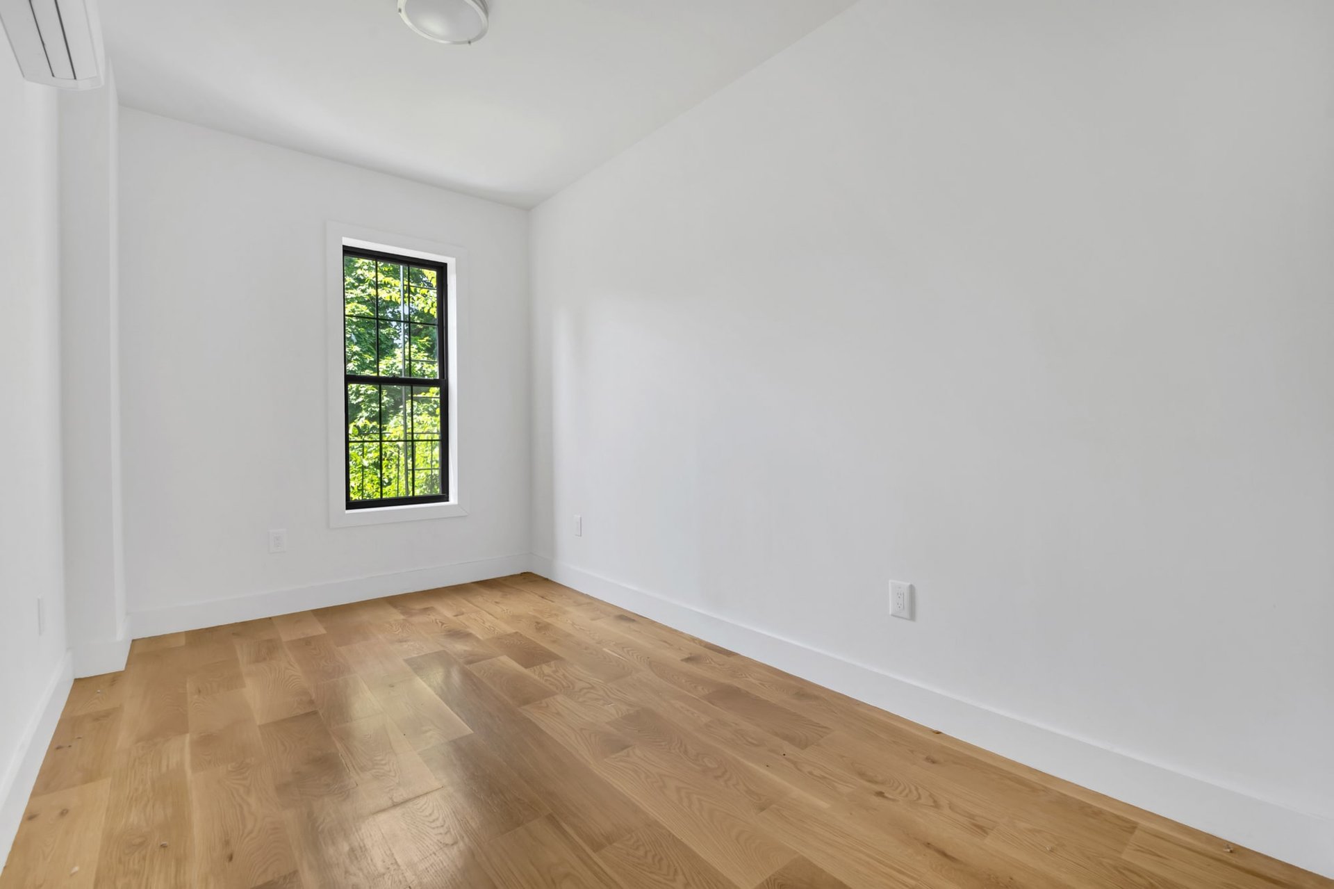 1101 Putnam Avenue, Unit 3