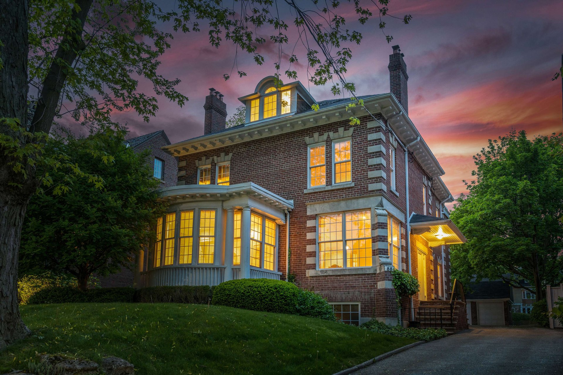88 Woodlawn Avenue West 
