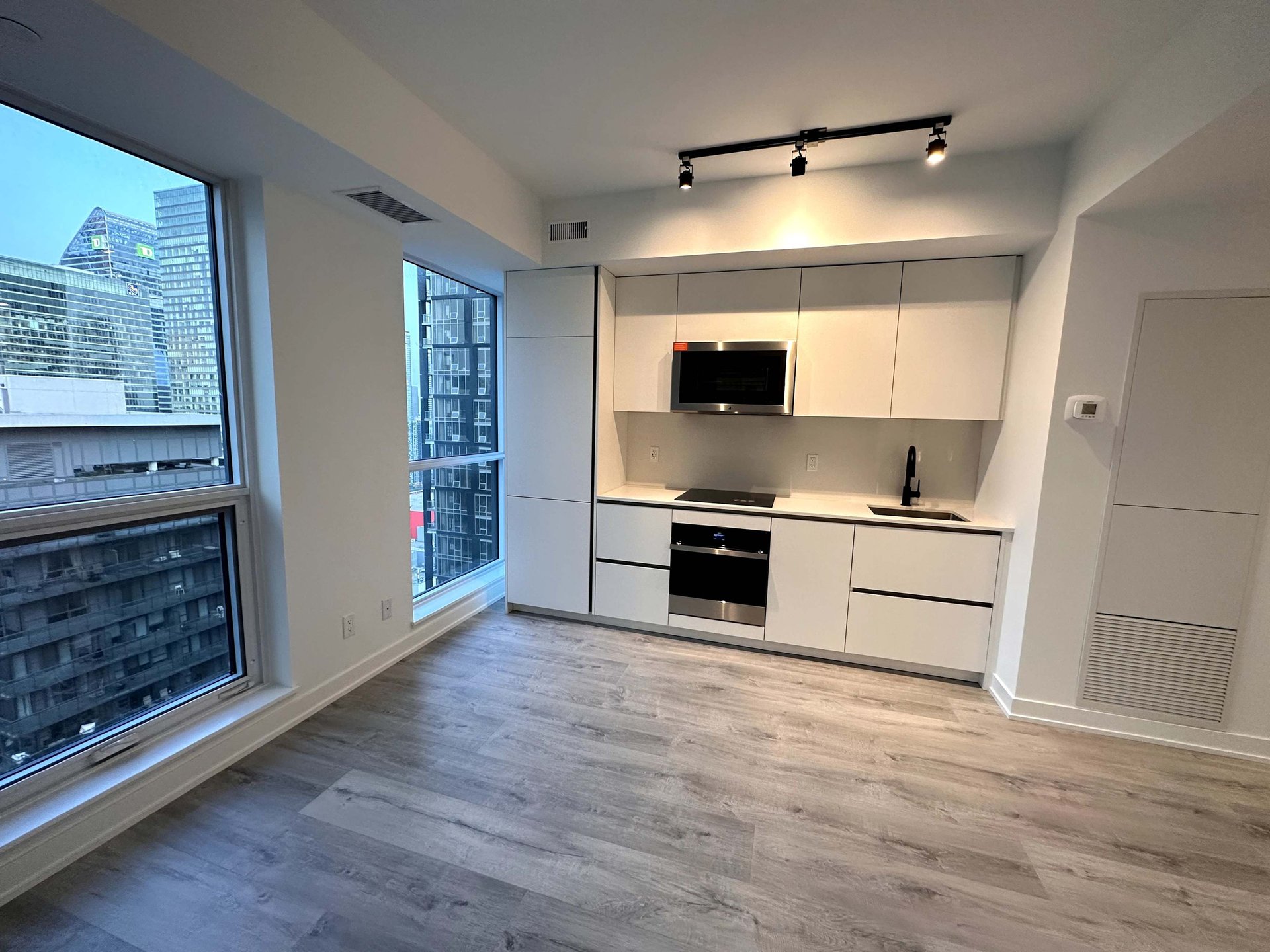 327 King St W, Unit 3601