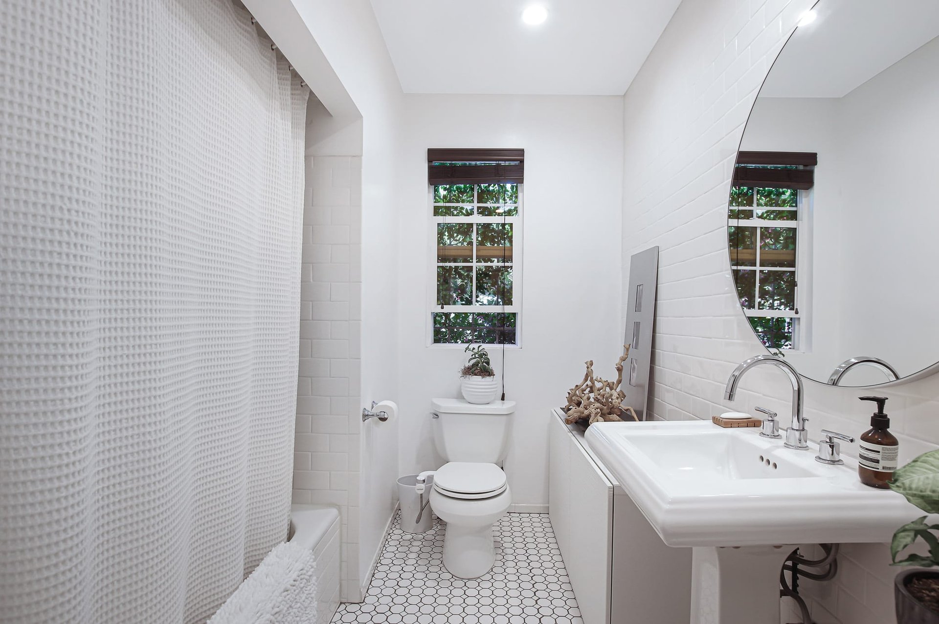 BREATHTAKING RESTORATION & RE-IMAGINED TRADITIONAL HOME IN MIRACLE MILE