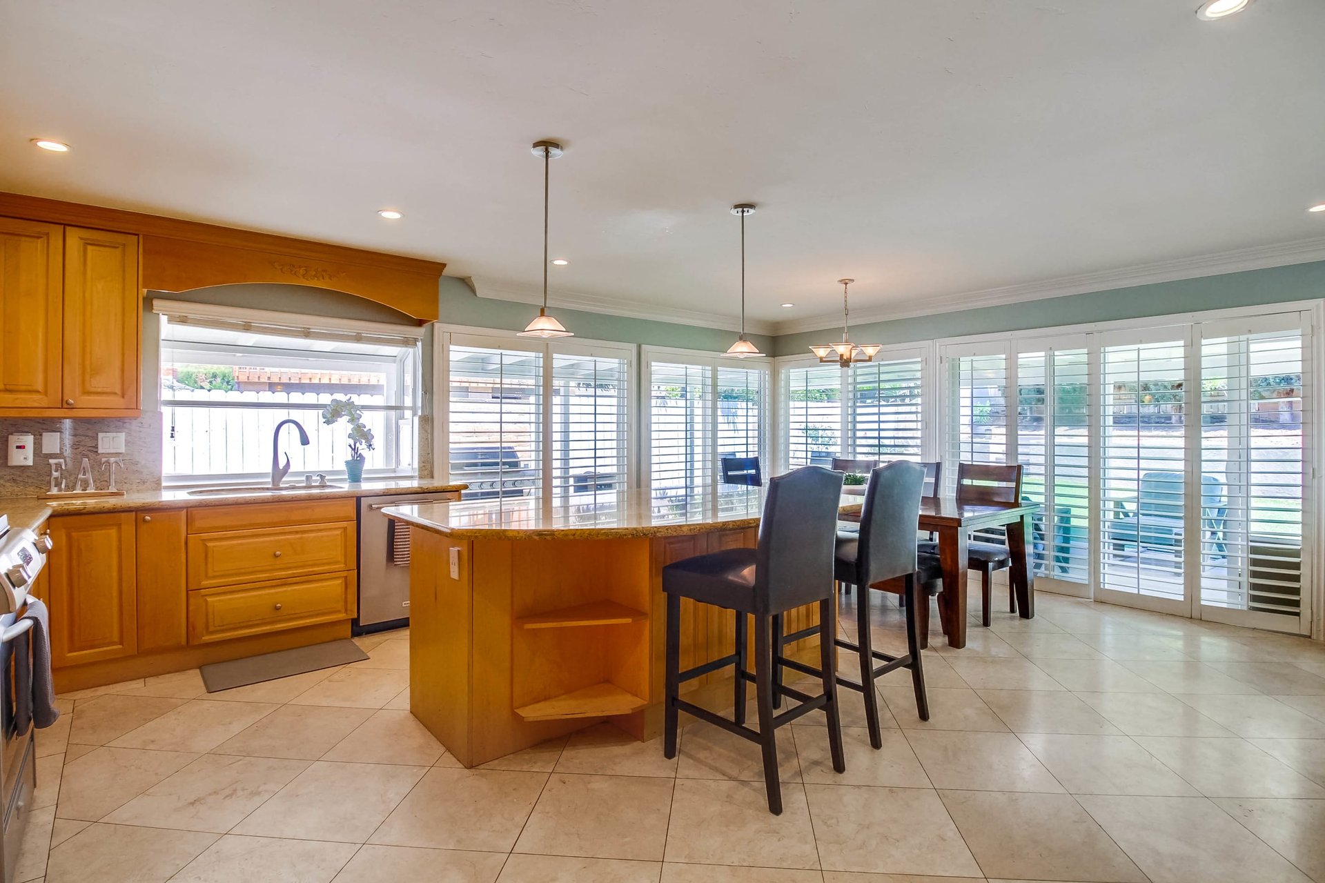 1326 Rain Forest Rd