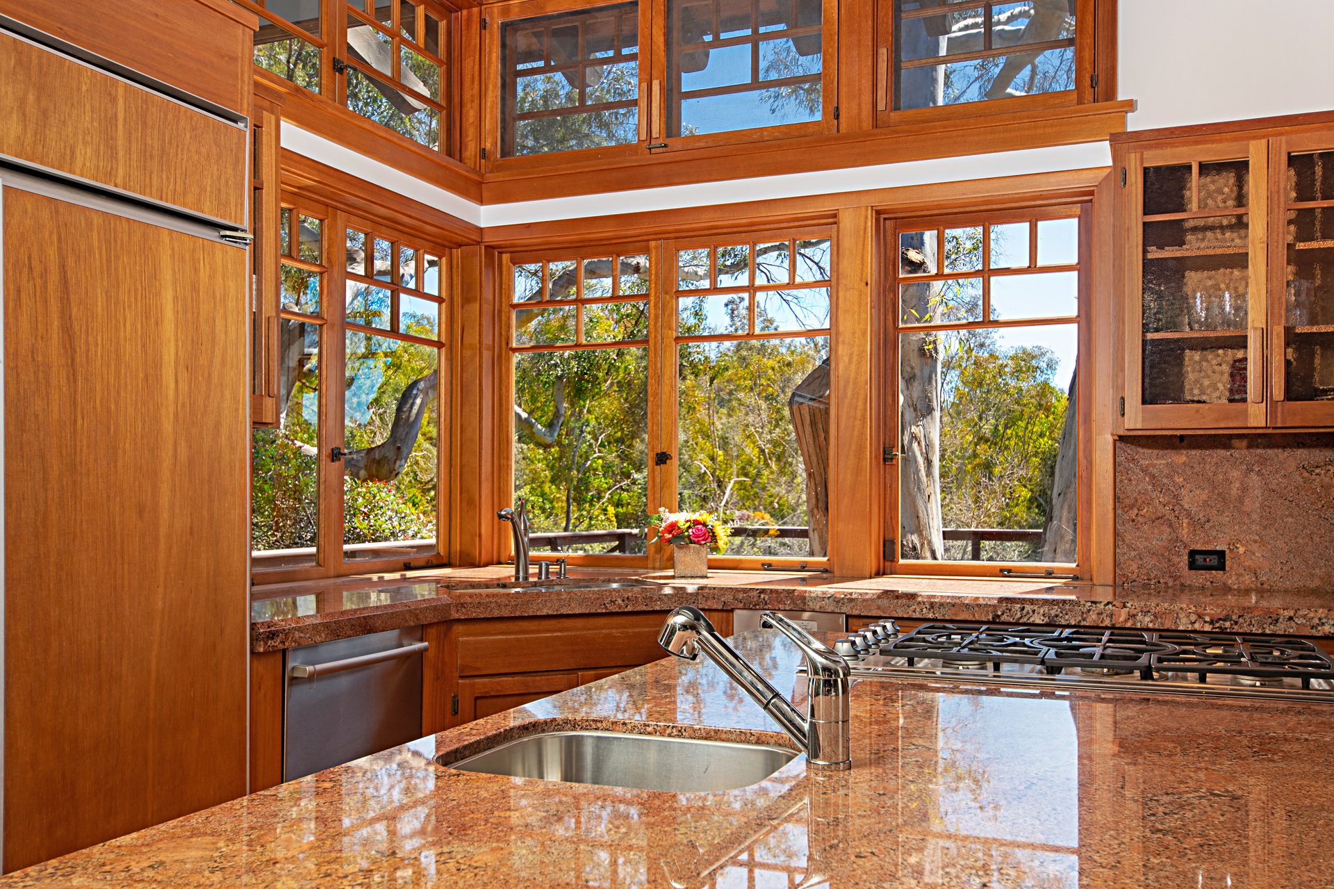 CONTEMPORARY CRAFTSMAN