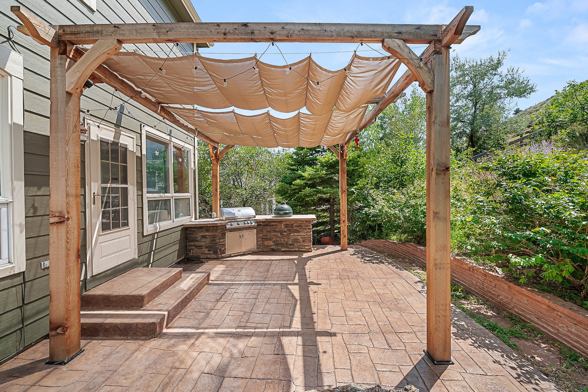 376 Mesa View Way