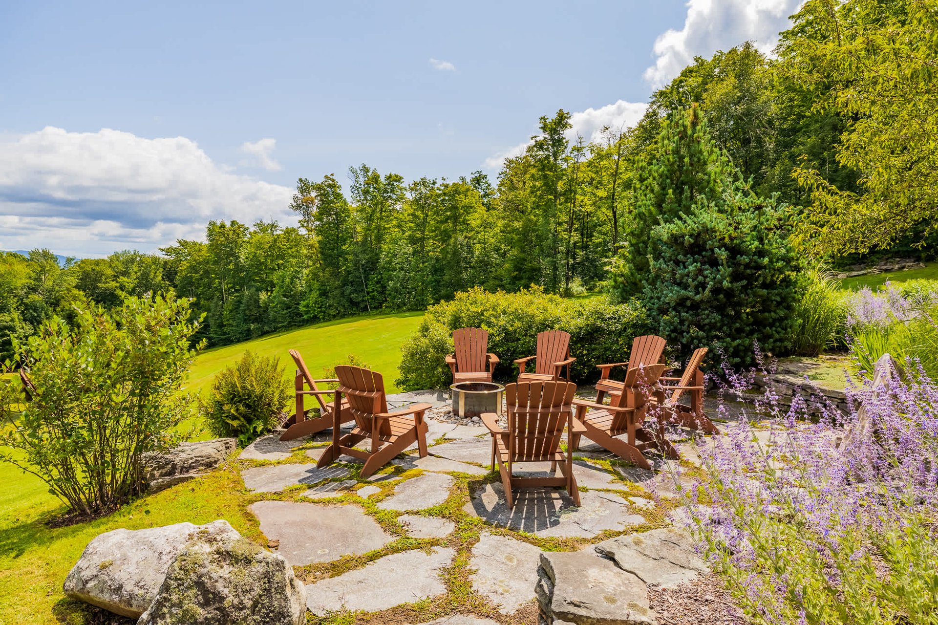 Exclusive Mountain Log Home - Monthly Rental Avail.