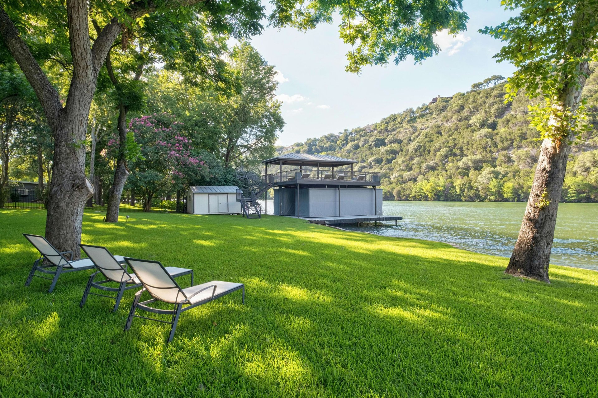3120 Edgewater Drive