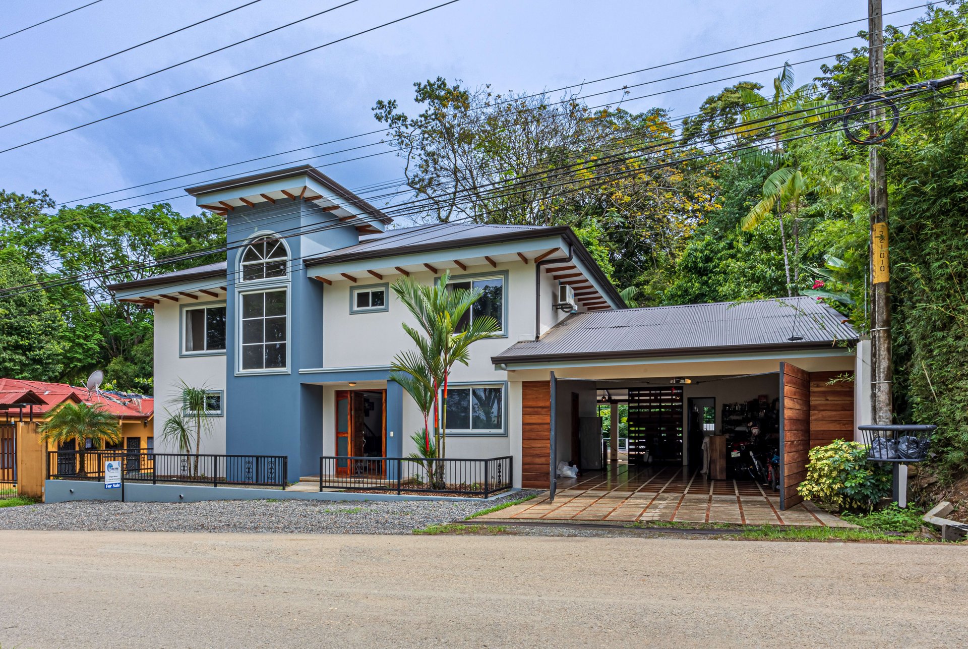 Commercial Building Opportunity in the Heart of Uvita. On Creek with Beautiful Jungle View