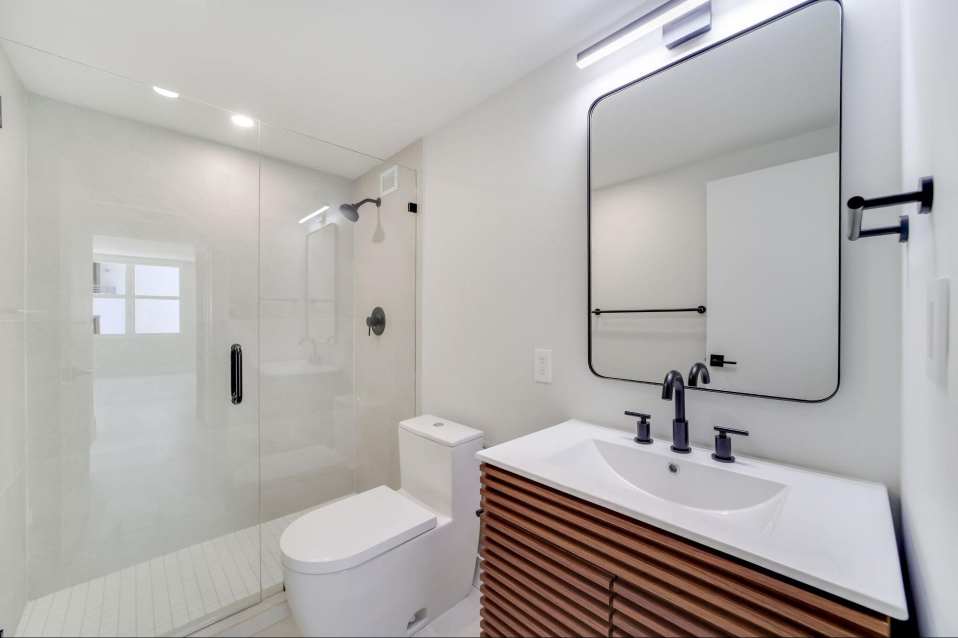 5601 Collins Avenue #1112A