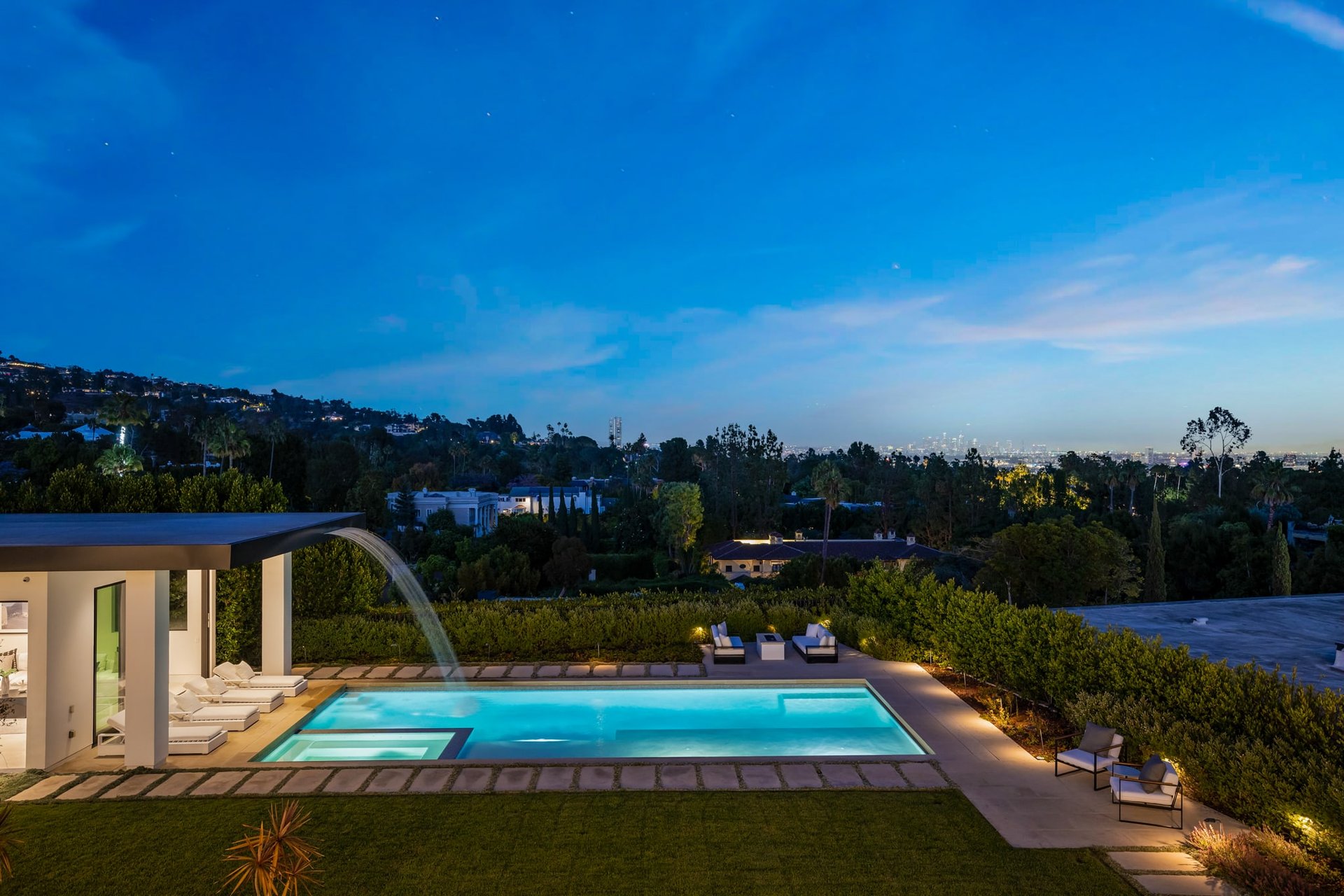 1130 Carolyn Way, Beverly Hills