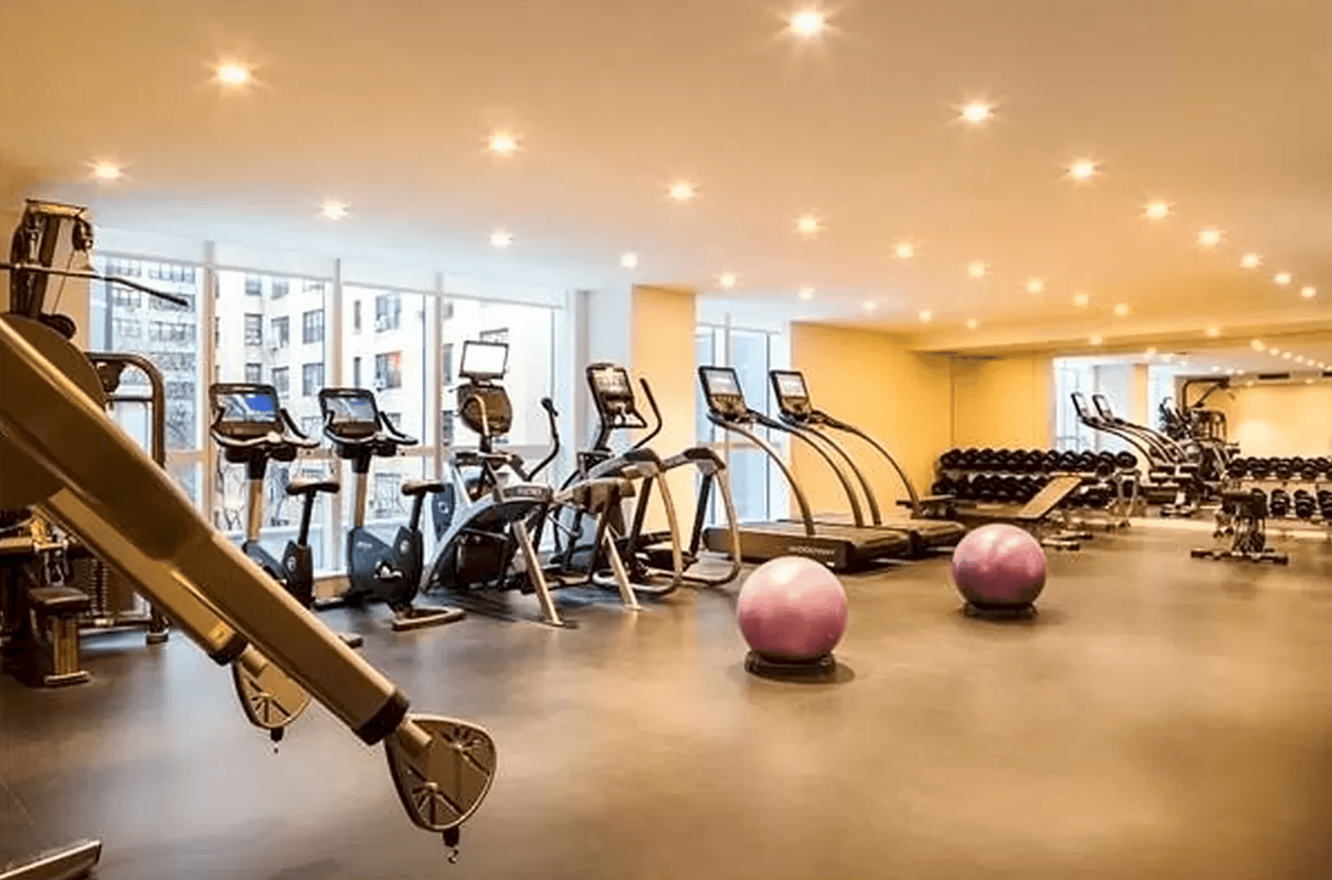 325 Lexington Avenue Unit: 18-D