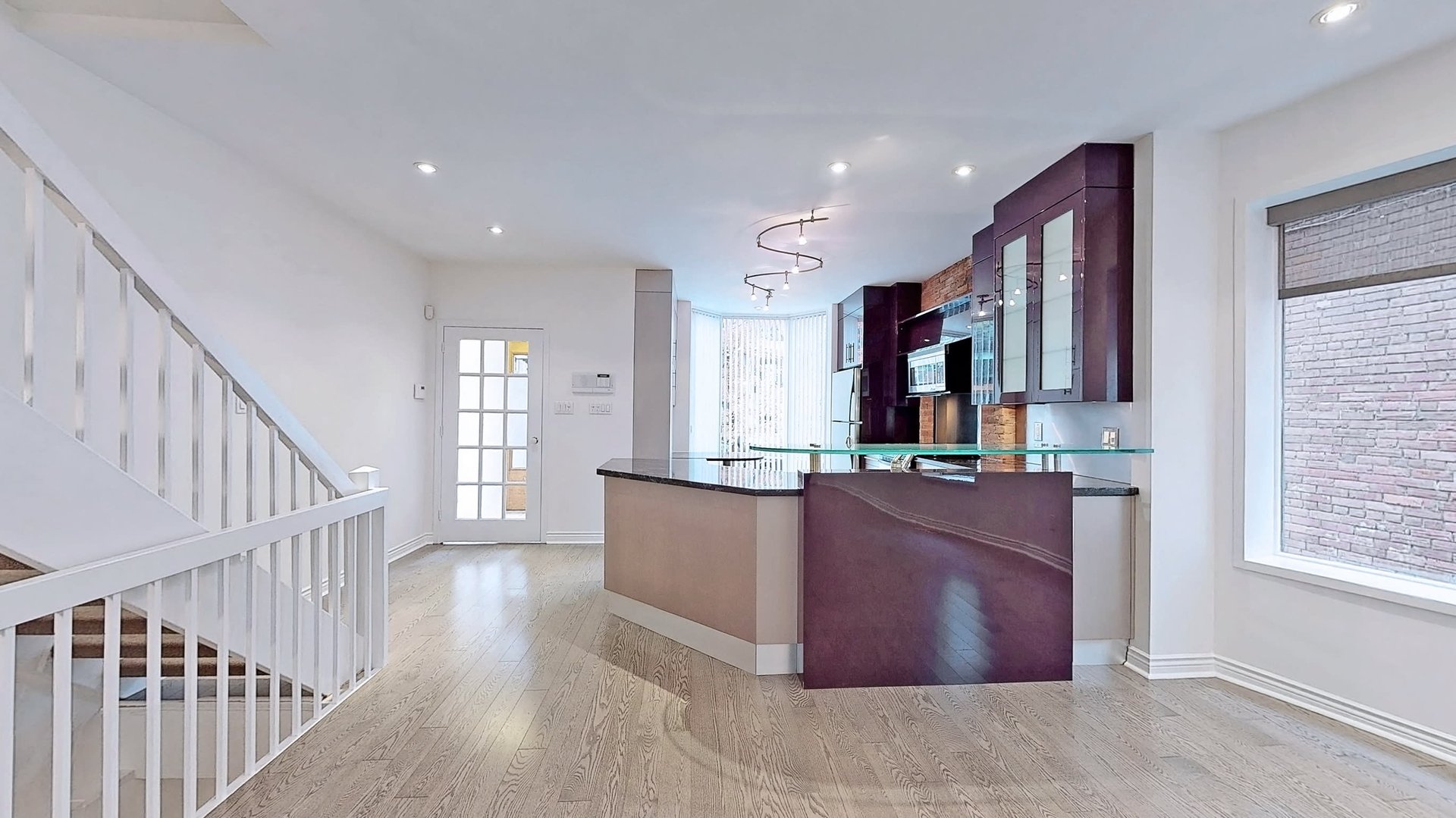 107 Macpherson Ave