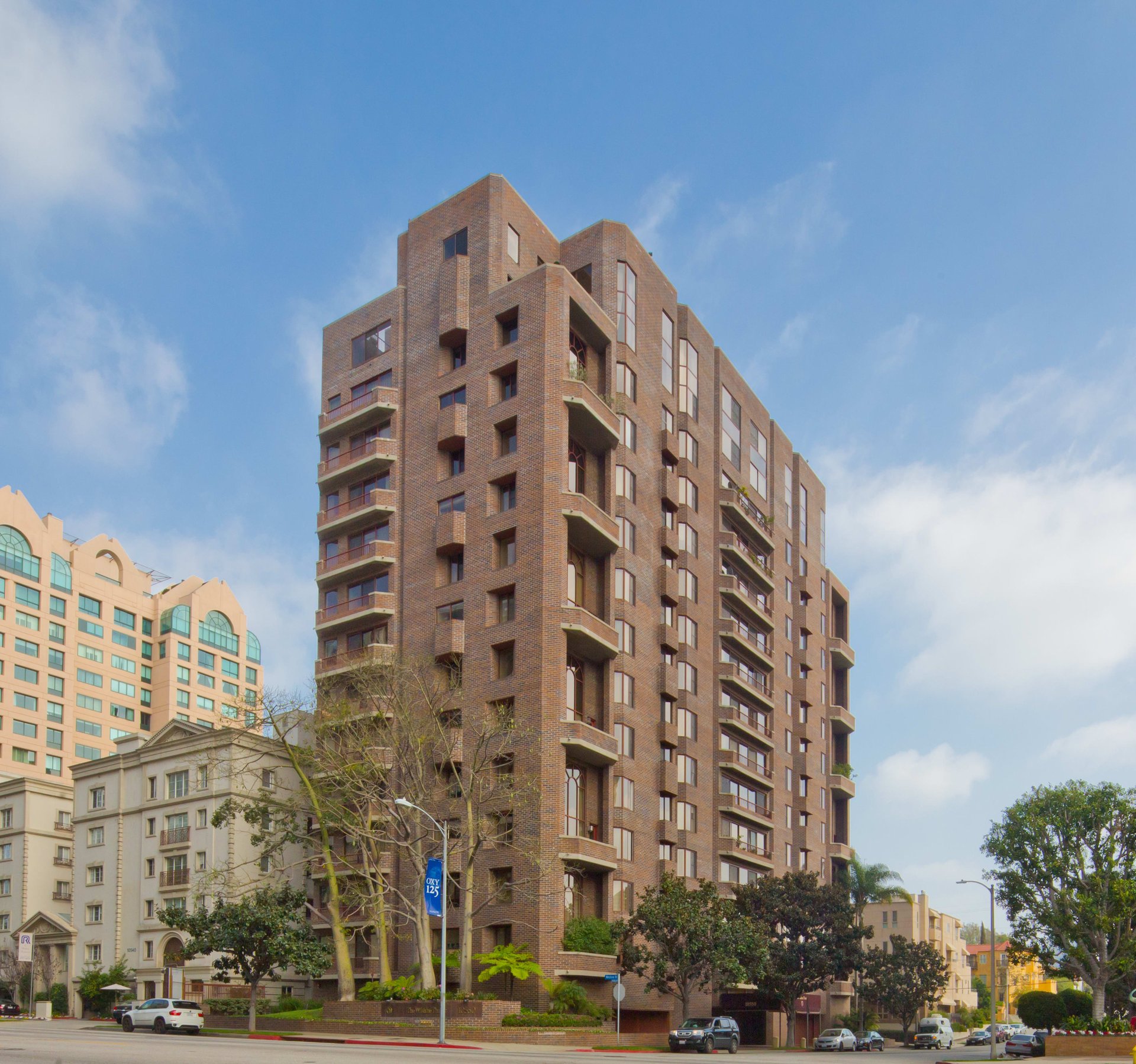 Wilshire Thayer #1102, Wilshire Corridor