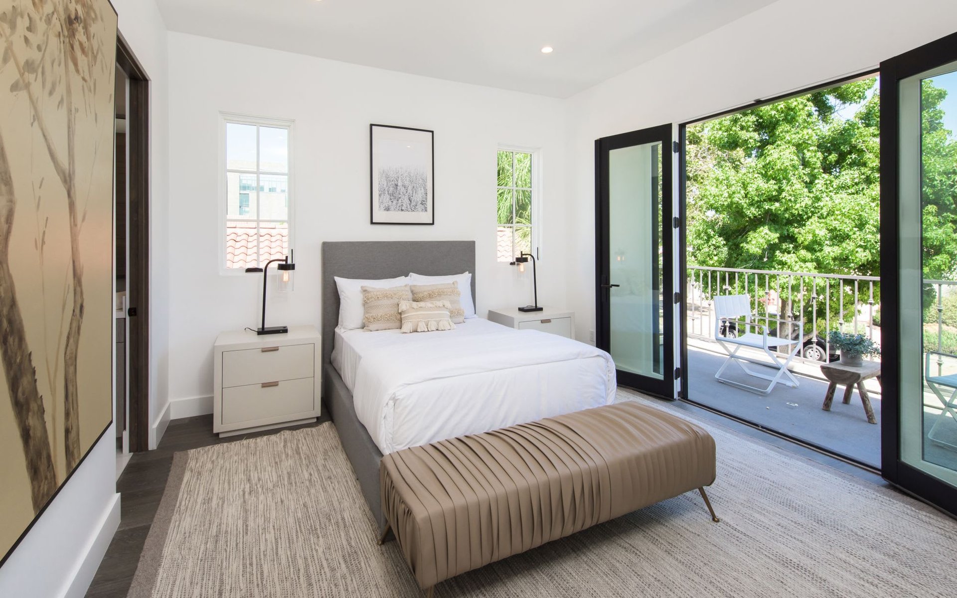 119 N La Jolla Ave