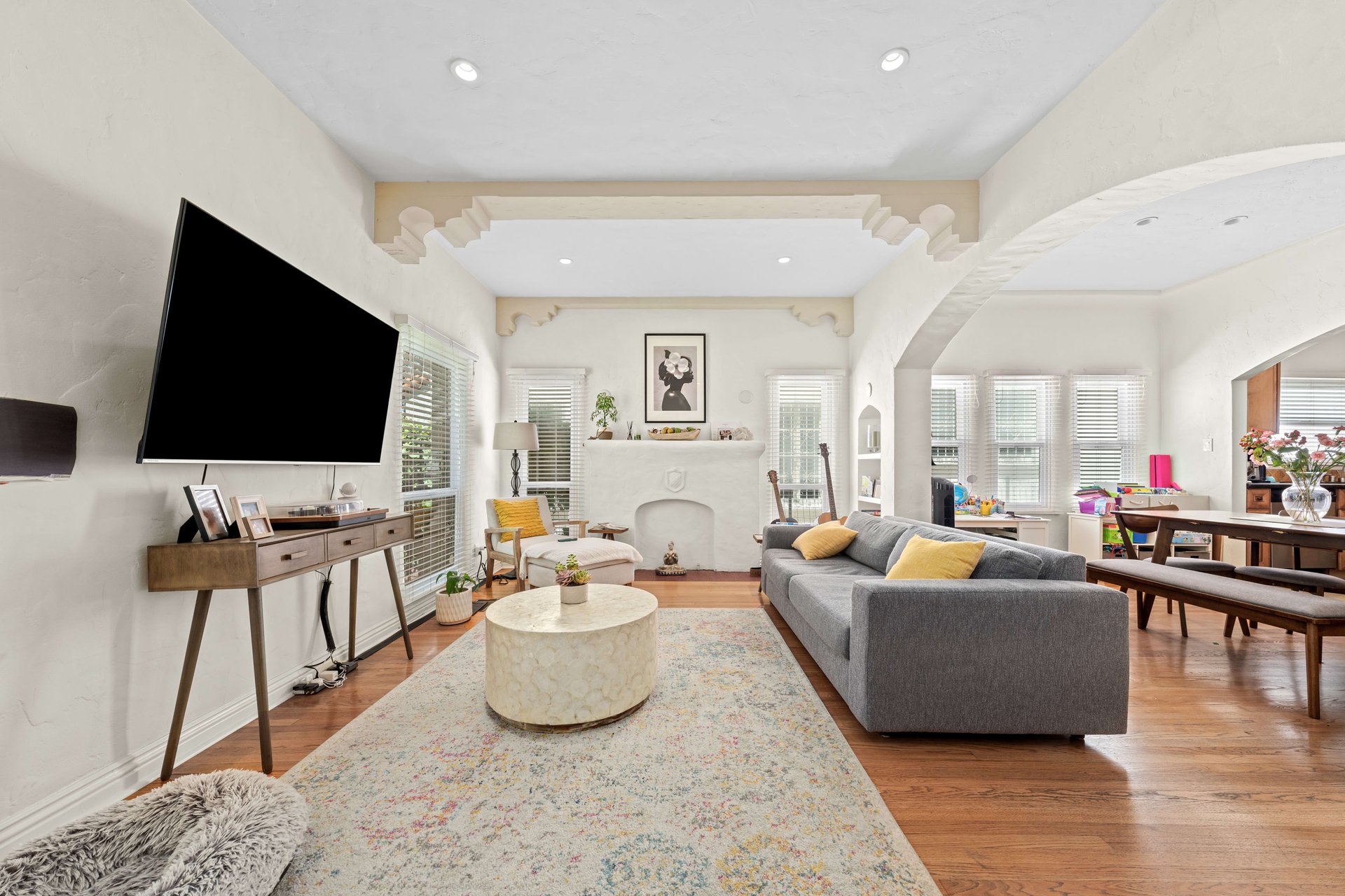 162 N Swall Dr, Beverly Hills