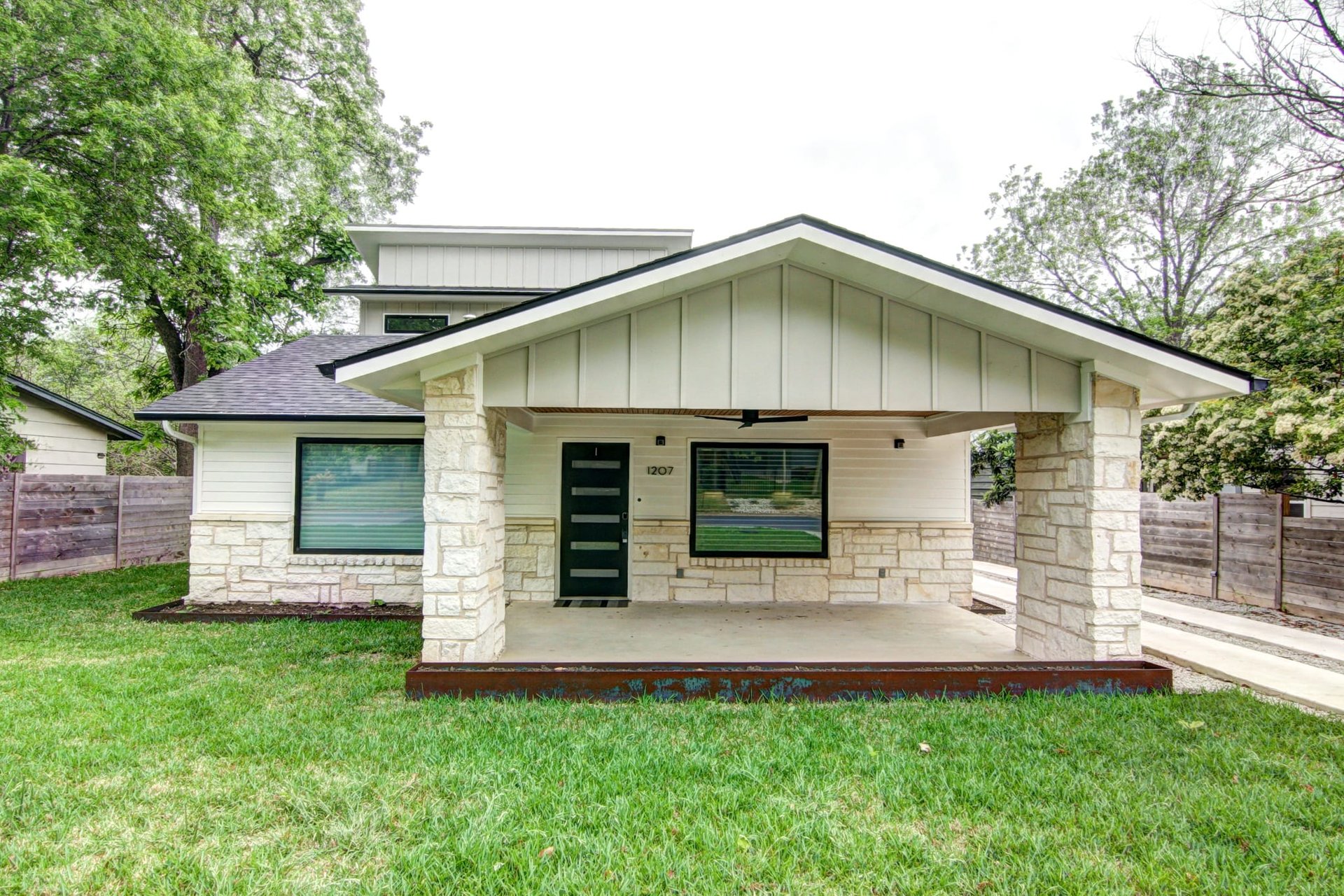 1207 Green Forest Dr #1