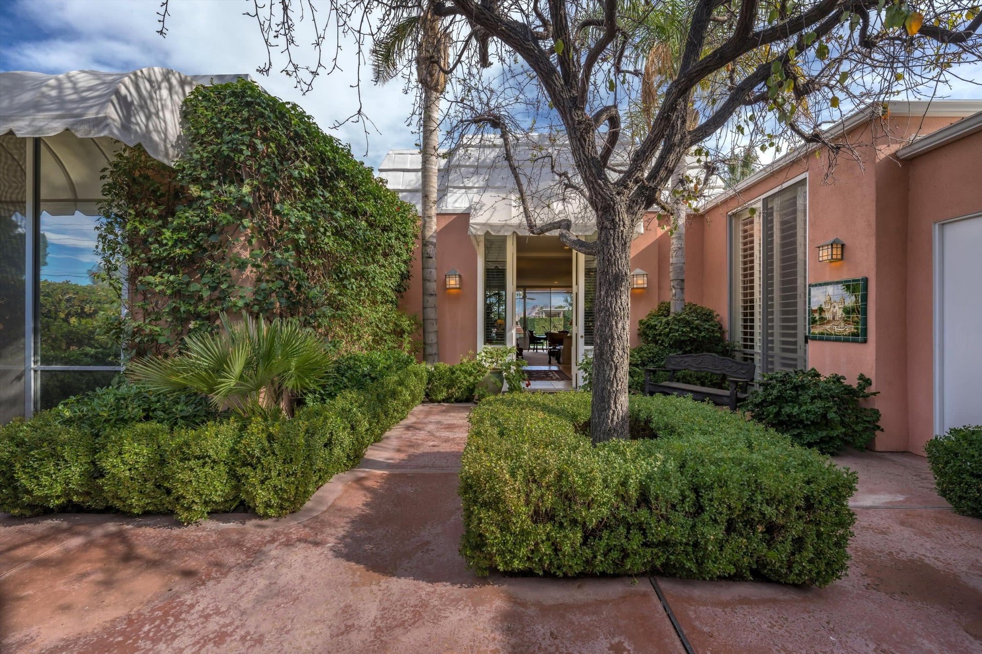 46950 Amir Dr